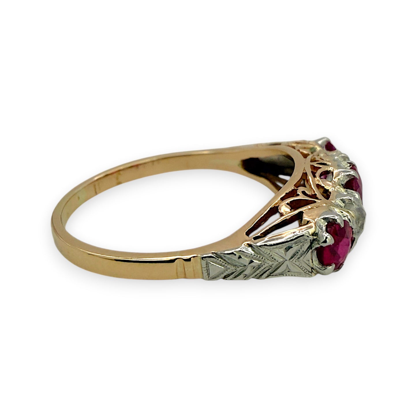 NZGD | 18ct Gold Scarlet Symphony Heirloom Ring Size P 1/2