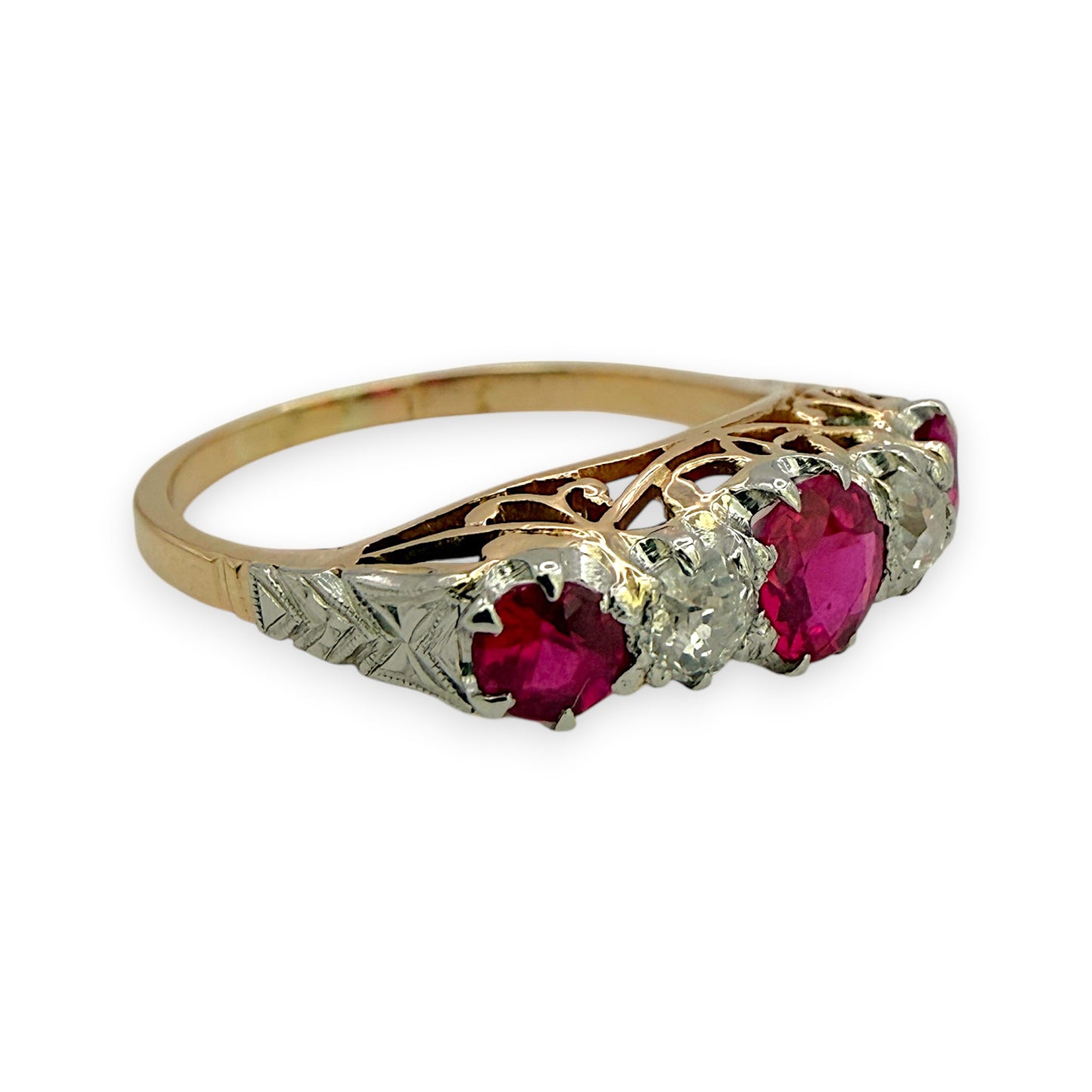 NZGD | 18ct Gold Scarlet Symphony Heirloom Ring Size P 1/2
