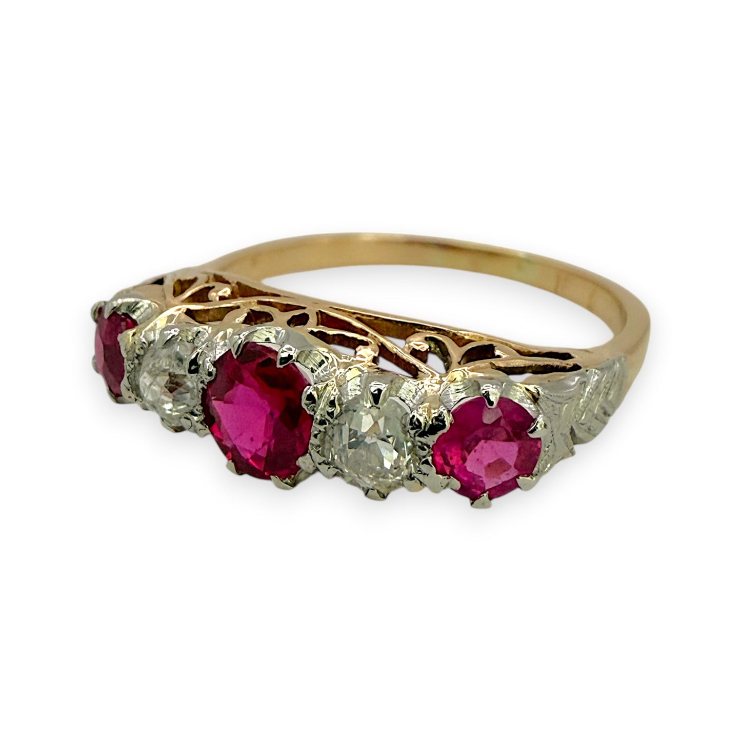 NZGD | 18ct Gold Scarlet Symphony Heirloom Ring Size P 1/2
