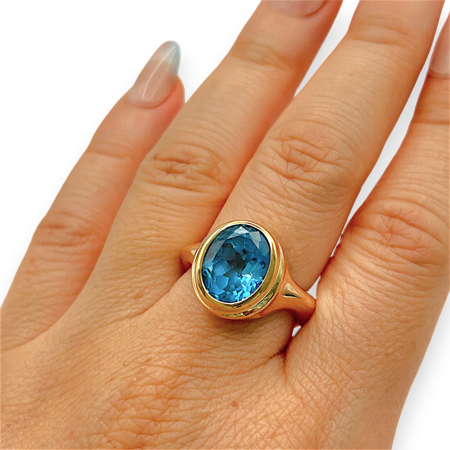 GOLD DEAL | 18kt & 9kt Y/R Gold Aurora Blue Sovereign Ring Valuation $5,700