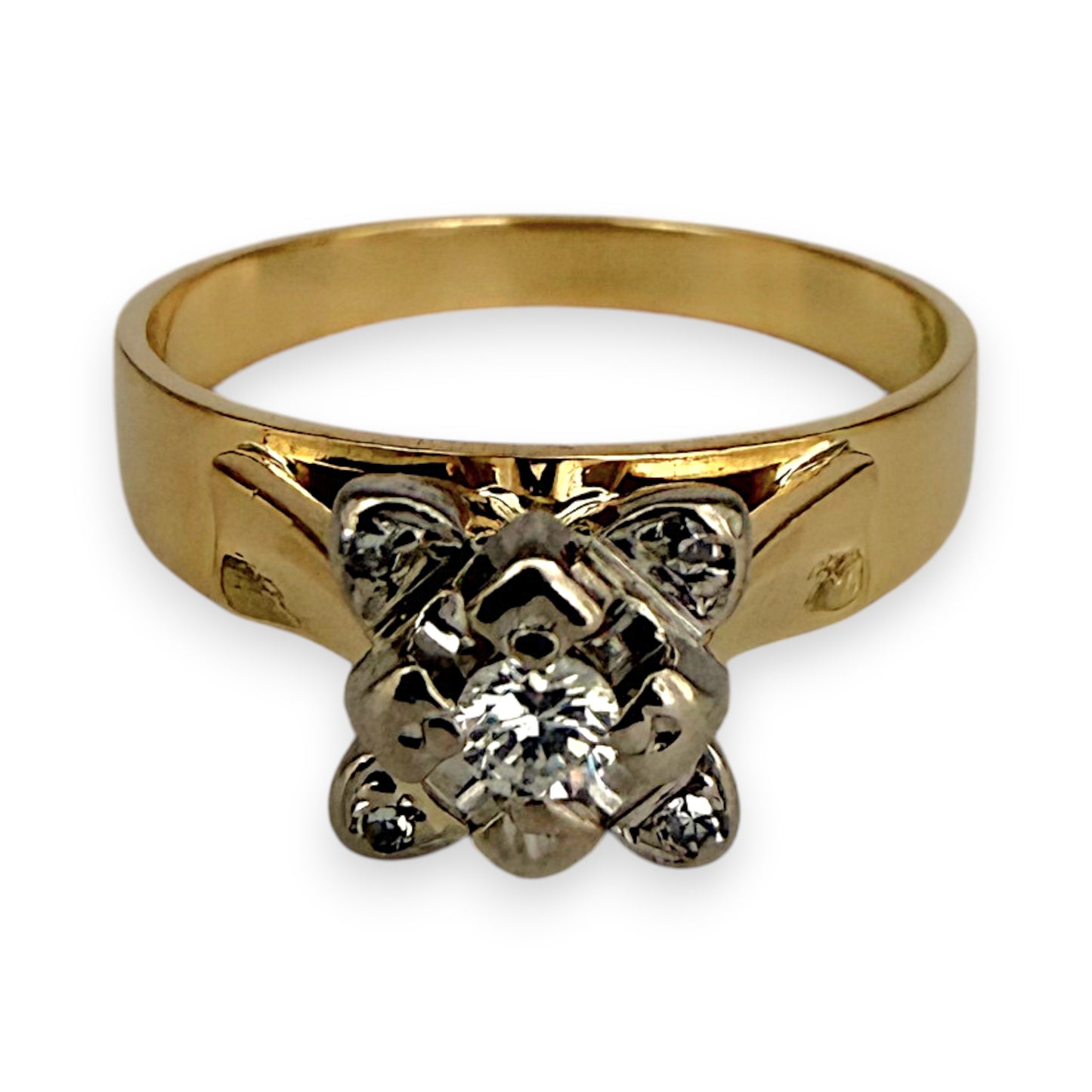 NZGD | 18ct Gold Crown of Petals Diamond Ring Size N