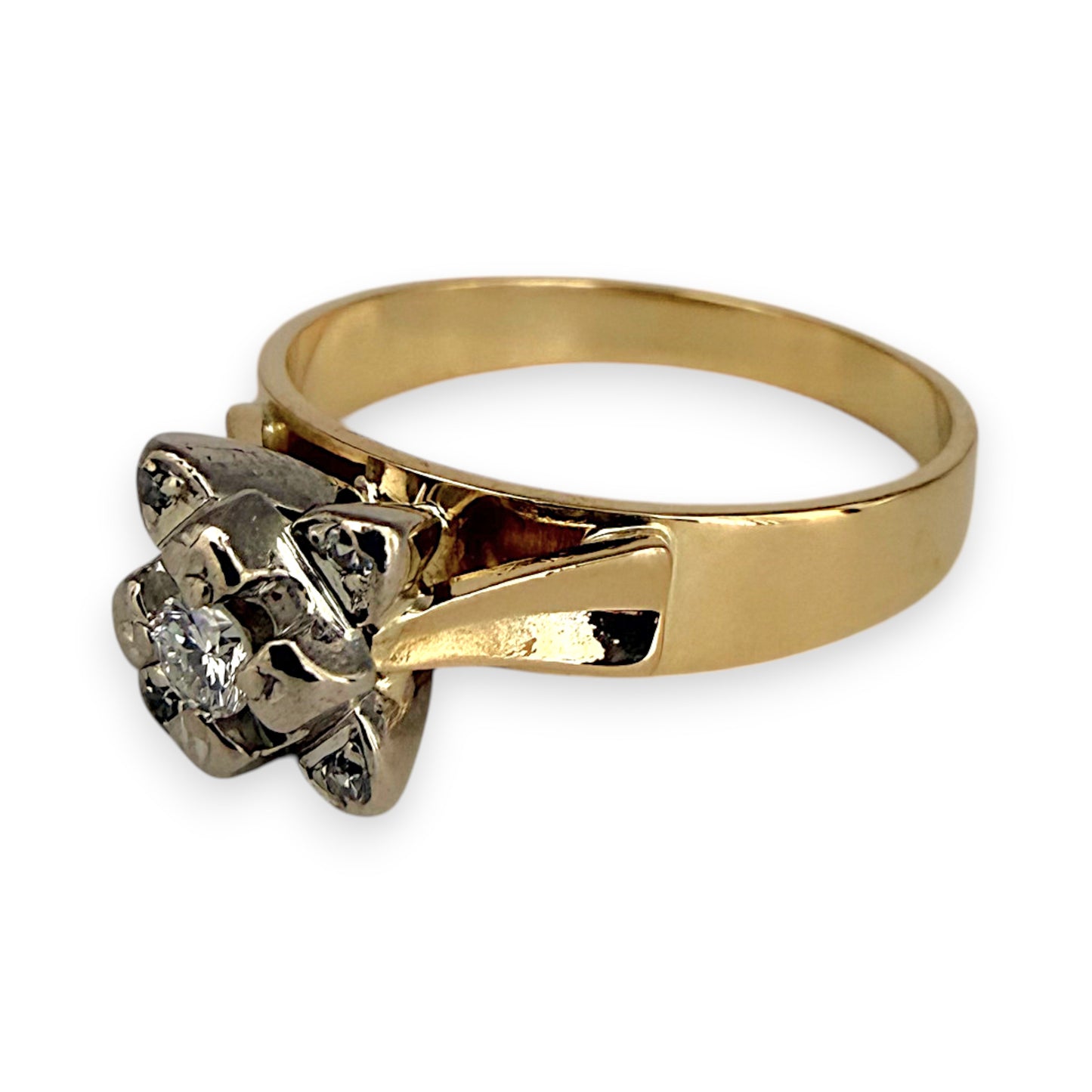 NZGD | 18ct Gold Crown of Petals Diamond Ring Size N