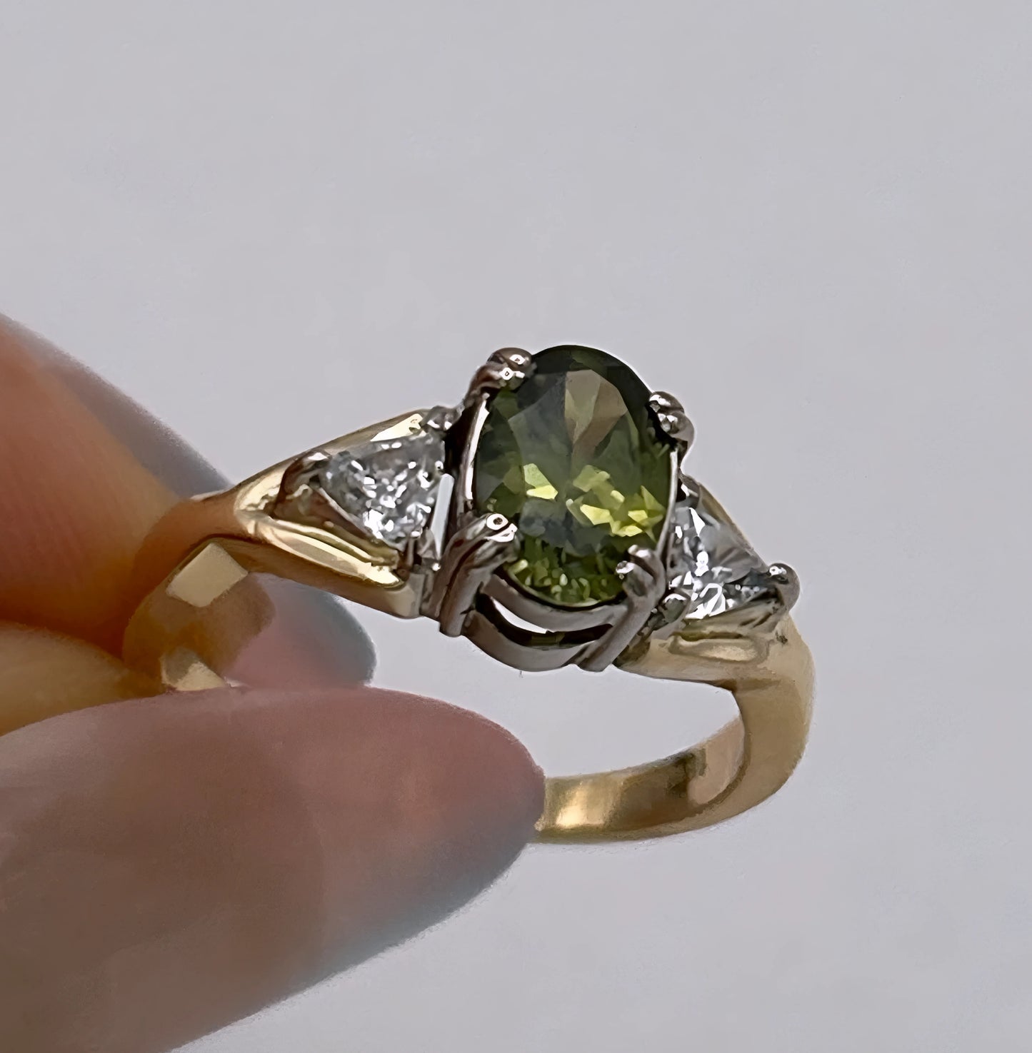 NZGD | 18ct Gold Verdant Crown Trilogy Ring Valuation $7,300