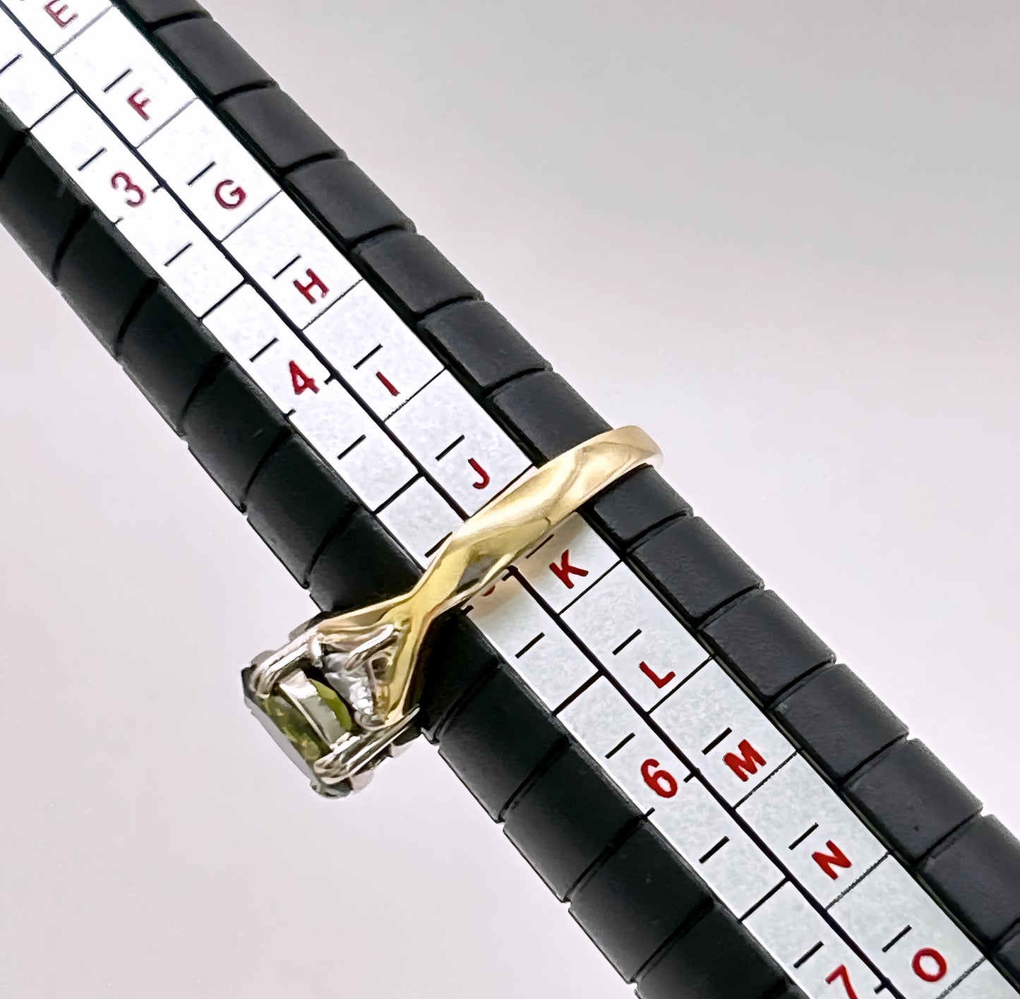 NZGD | 18ct Gold Verdant Crown Trilogy Ring Valuation $7,300