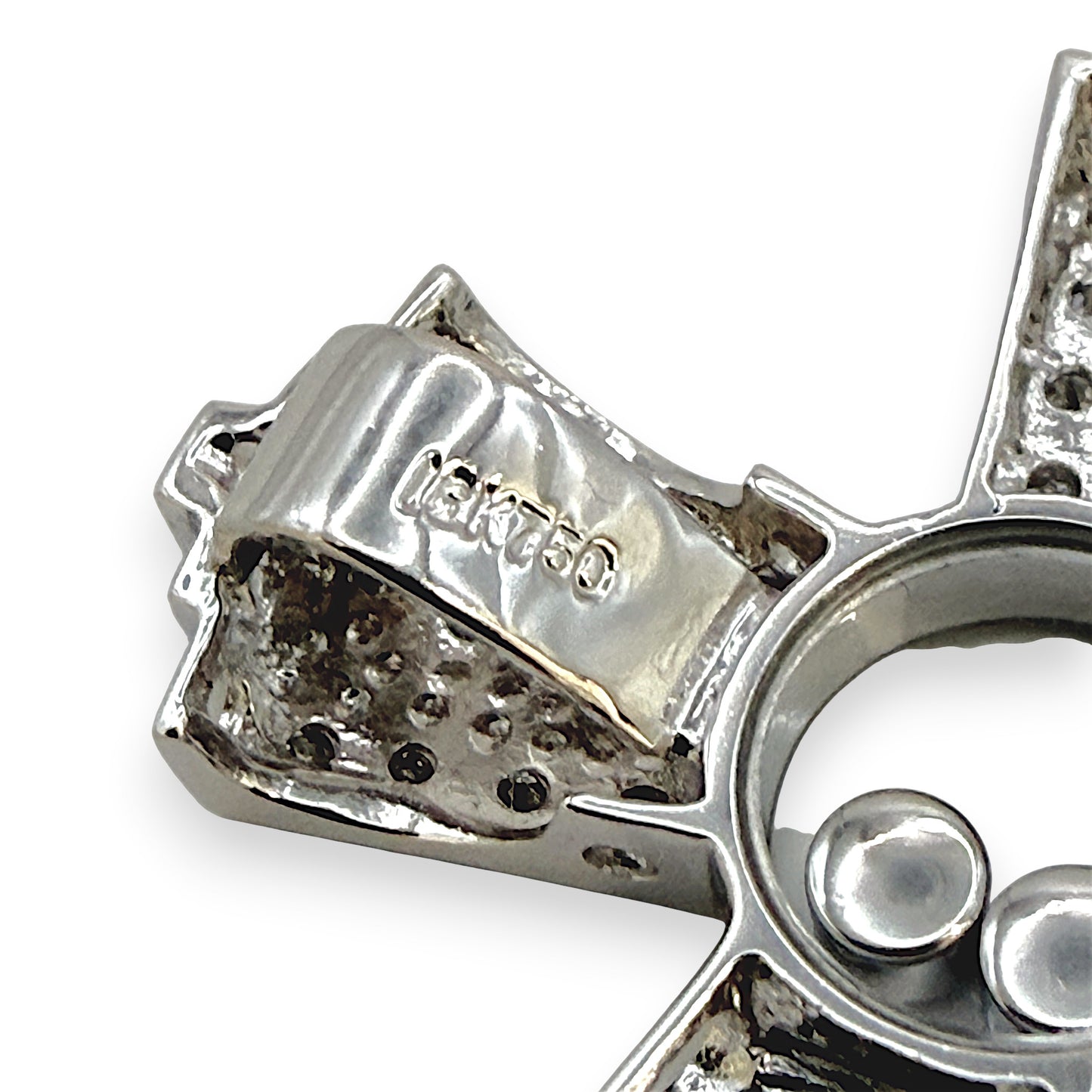 NZGD | 18ct White Gold Lumière Trinity Cross Pendant 39.3mm