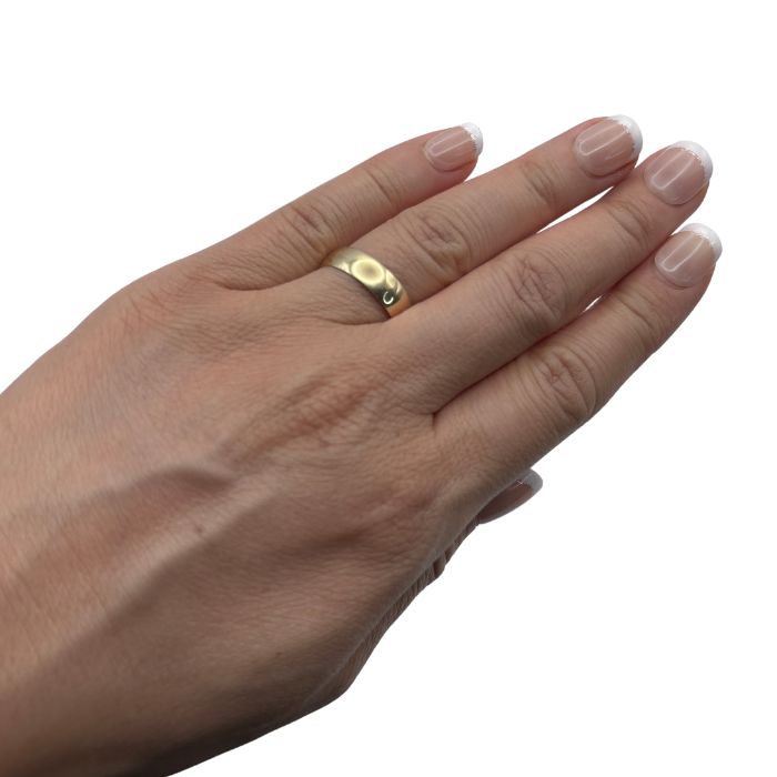 Radiant 9ct Gold Smooth Band