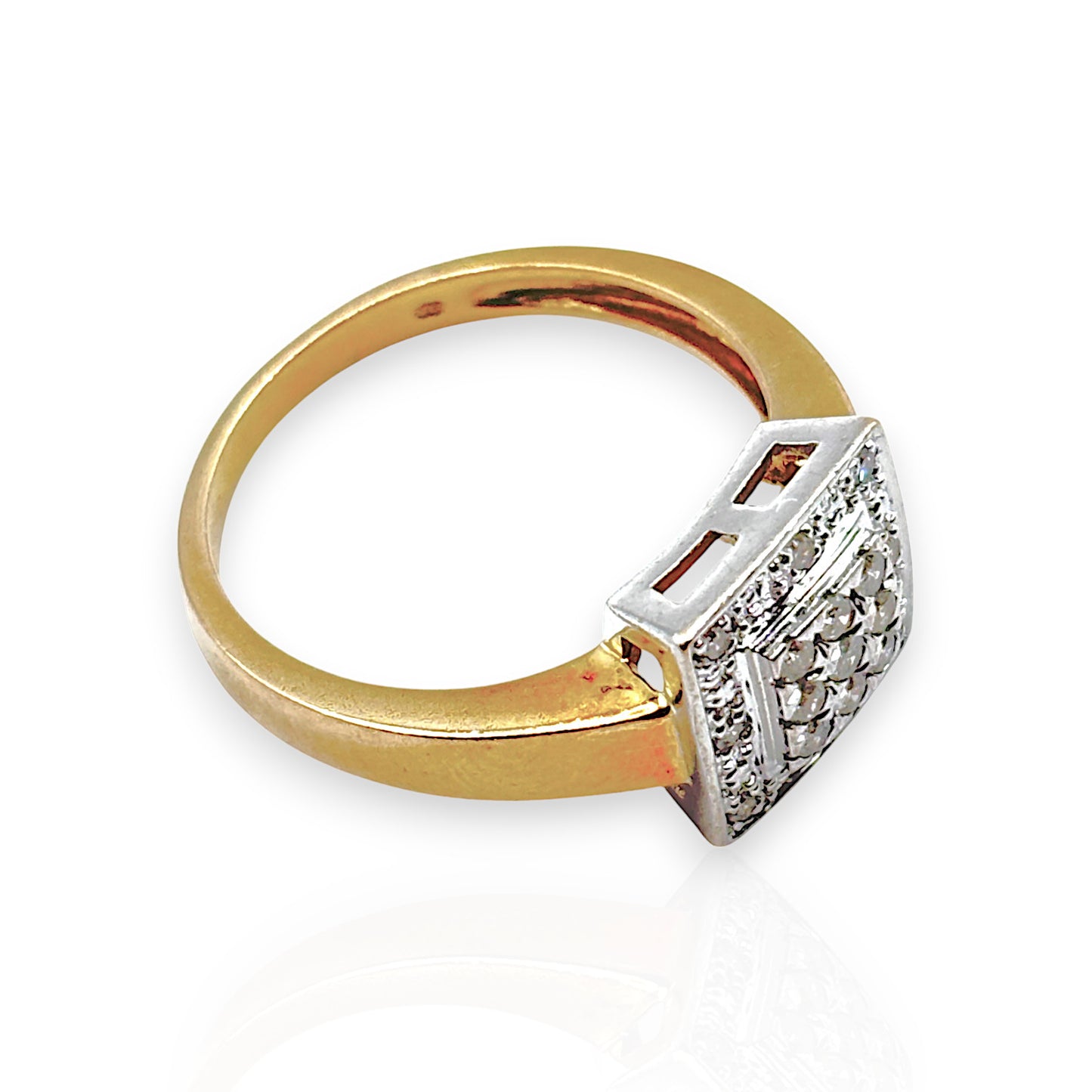 9ct Gold Round Brilliant Cuts Diamond Ring. Valuation $2,100.00. R # 316