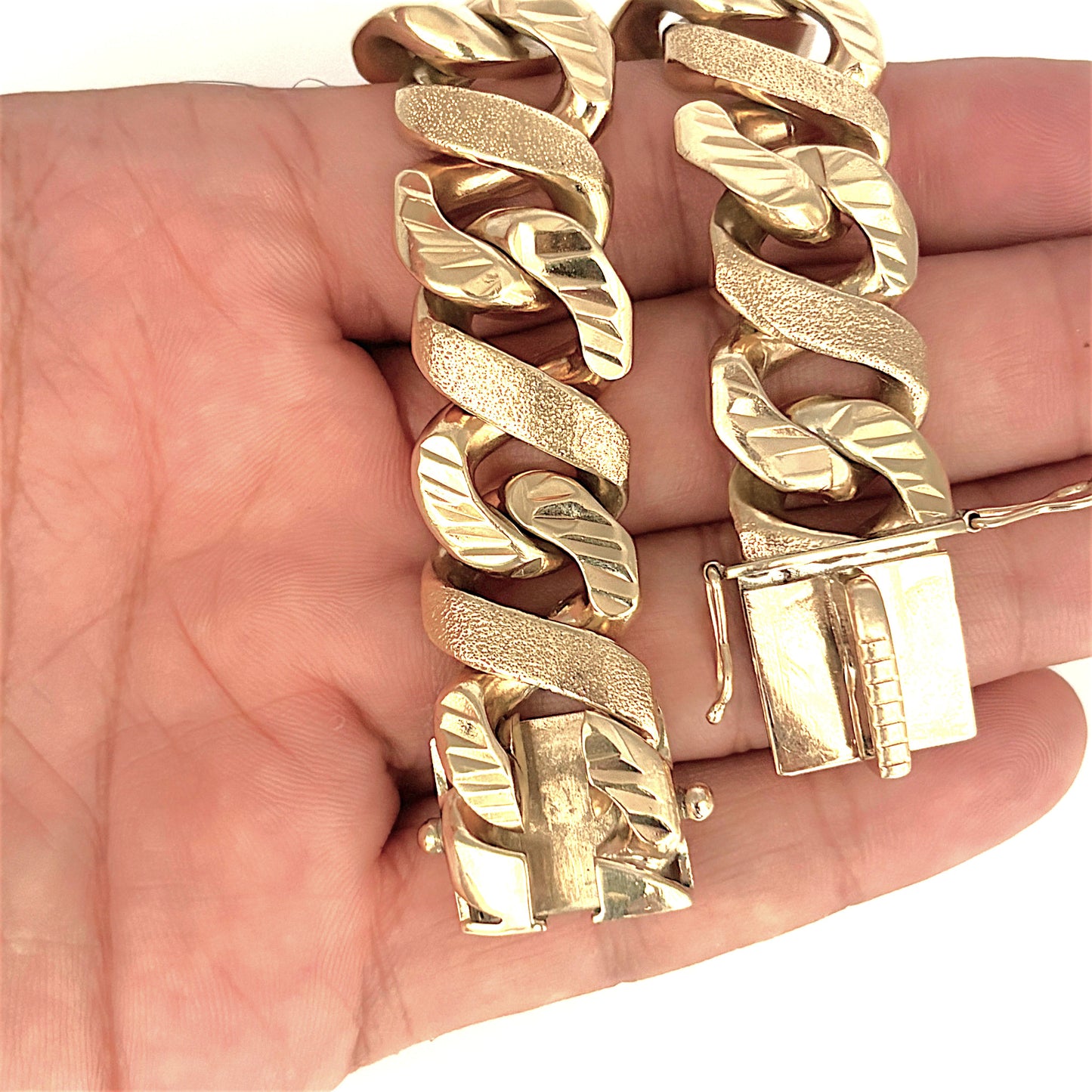 NZGD | 9ct Gold Monarch Ultra‑Heavy 141.07g Curb Bracelet 23cm