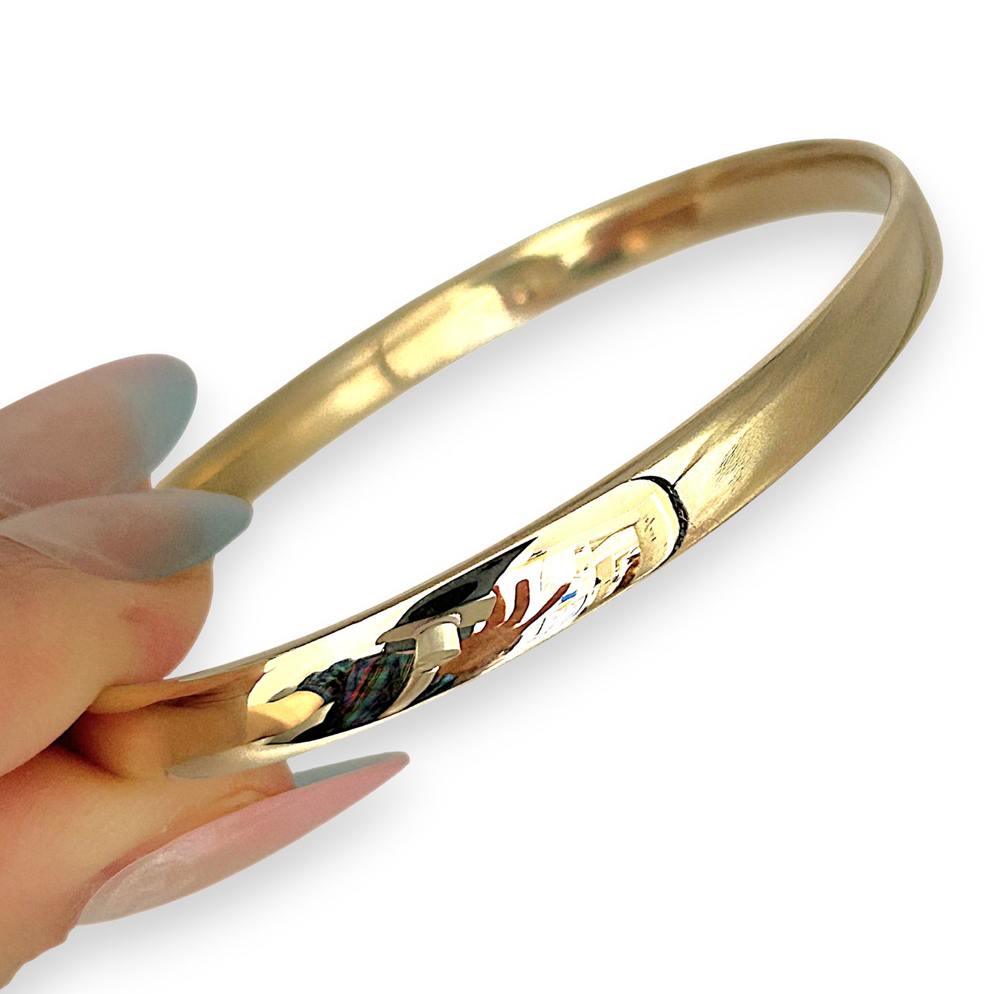 NZGD | 9ct Gold Refurbished Signature Oval Luxe Bangle 66.3mm x 56.9mm