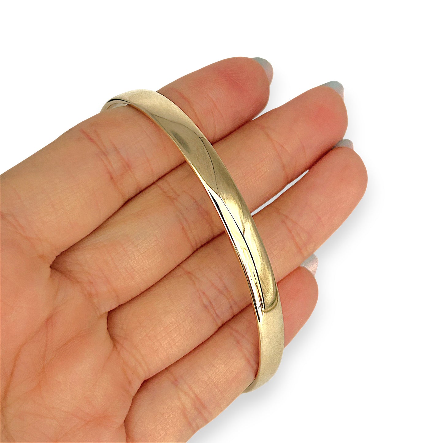 NZGD | 9ct Gold Refurbished Signature Oval Luxe Bangle 66.3mm x 56.9mm