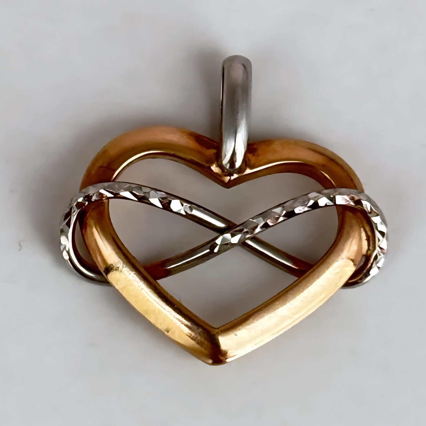 NZGD | 9ct Gold Eternal Heart Symphony Pendant