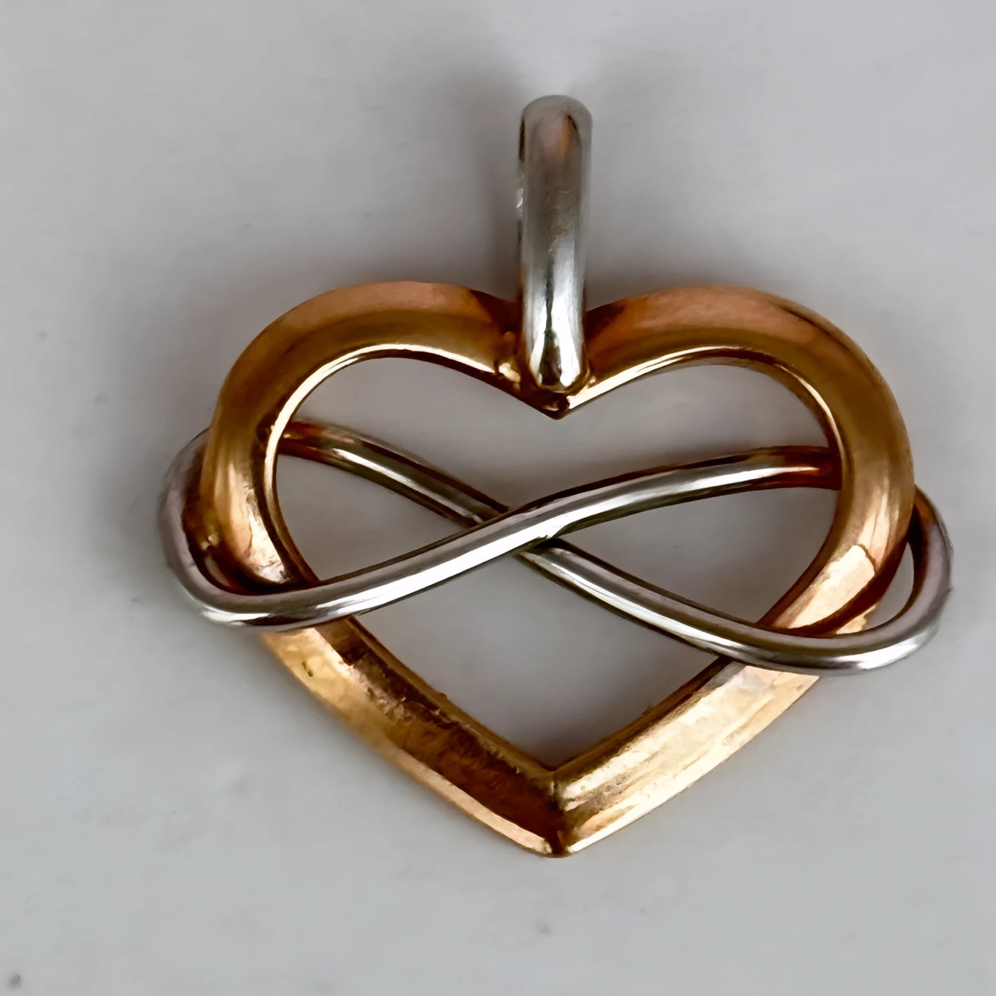 NZGD | 9ct Gold Eternal Heart Symphony Pendant