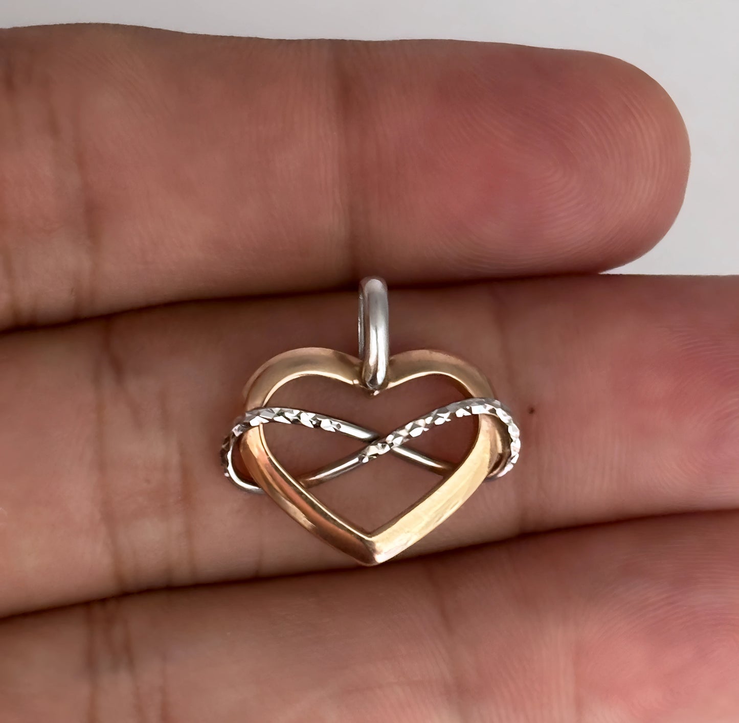 NZGD | 9ct Gold Eternal Heart Symphony Pendant