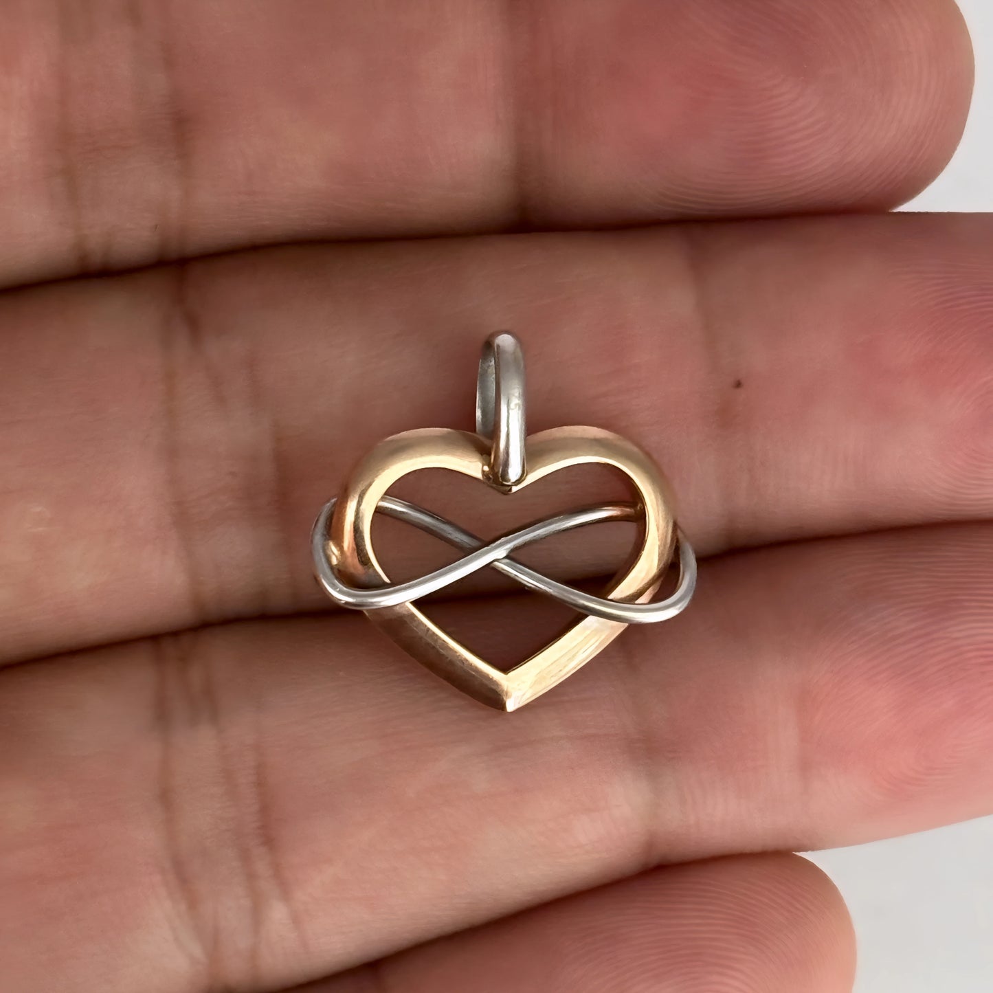 NZGD | 9ct Gold Eternal Heart Symphony Pendant