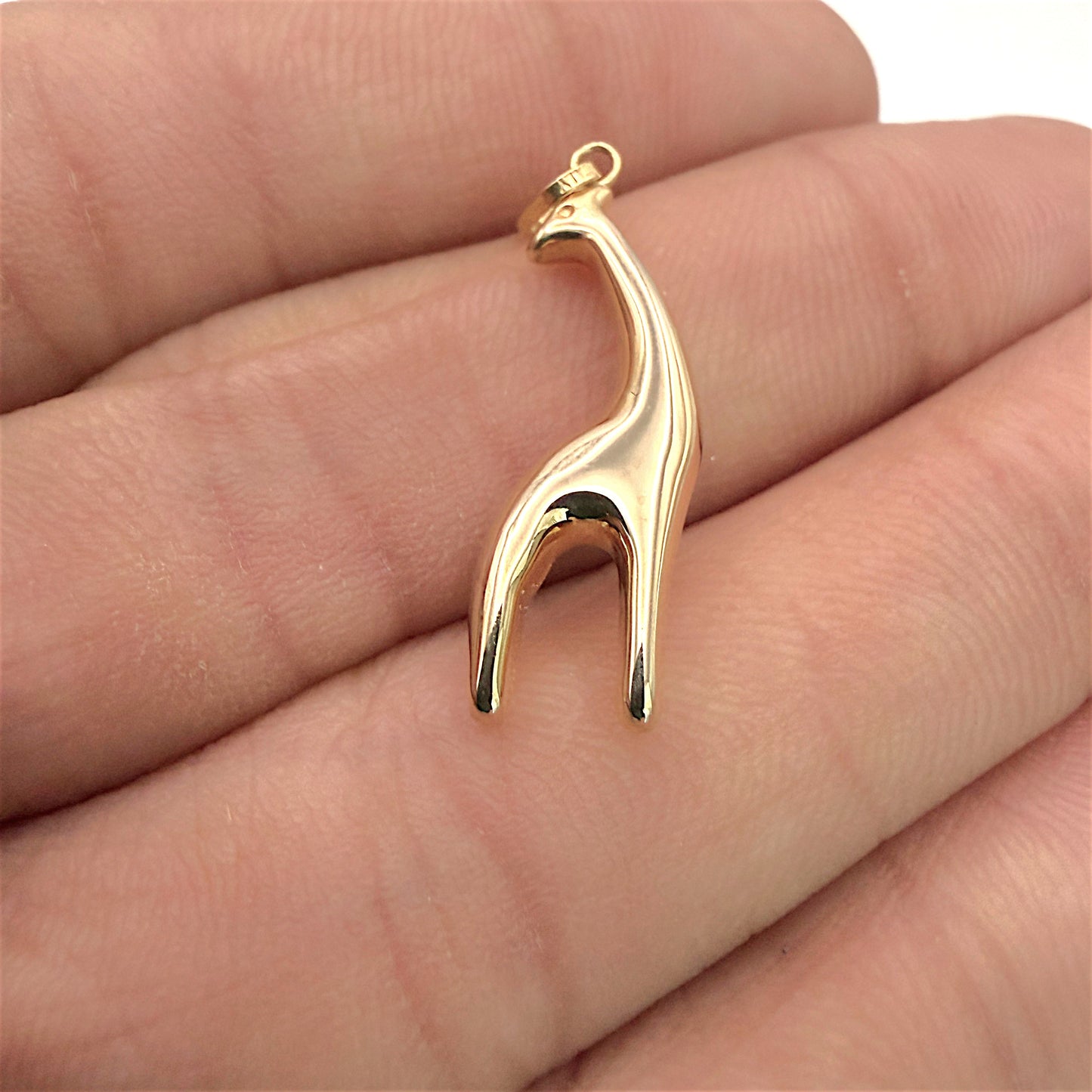 BRAND NEW | 9ct Gold Gentle Giant Giraffe Pendant 26.6mm