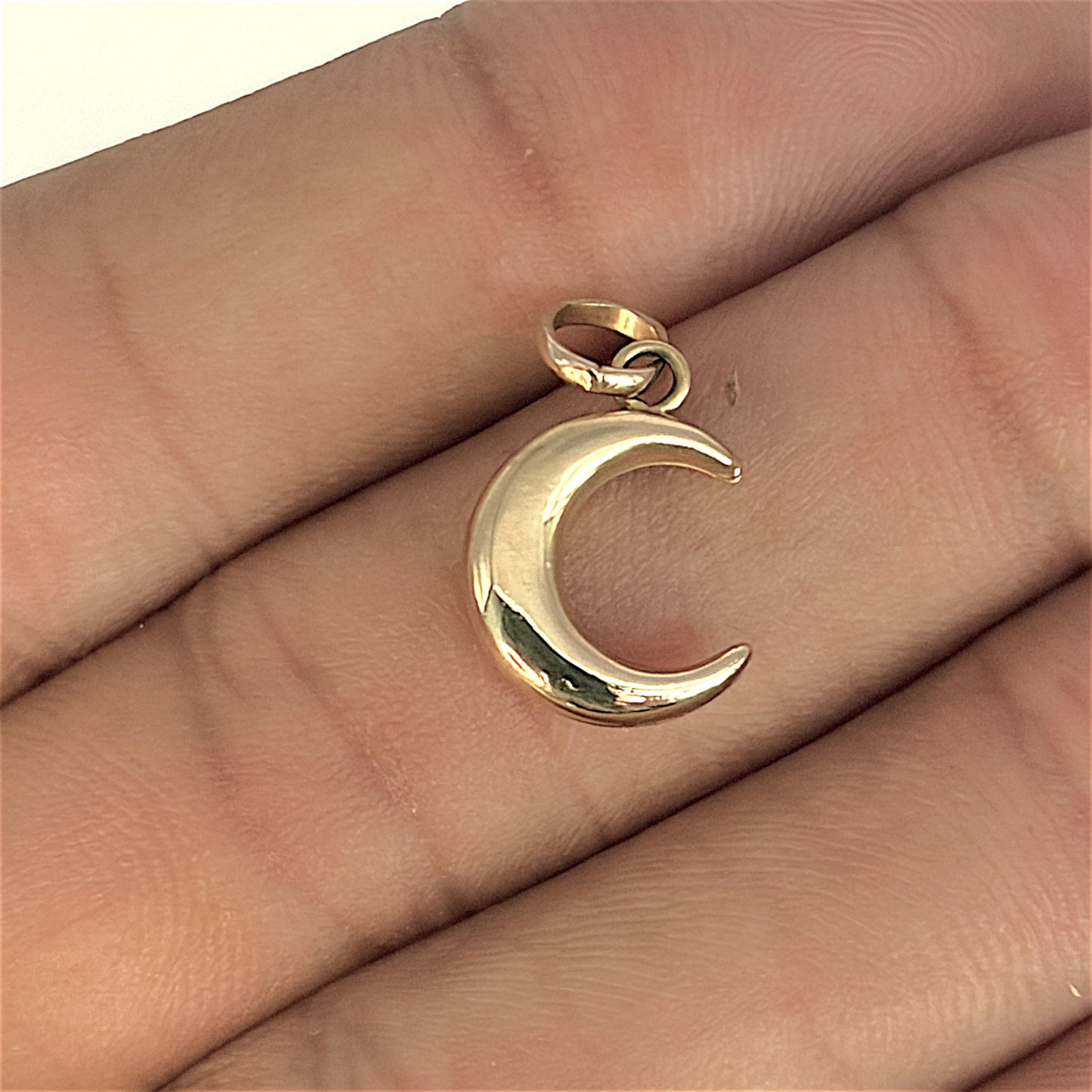 BRAND NEW | 9ct Gold Golden Crescent Dream Charm