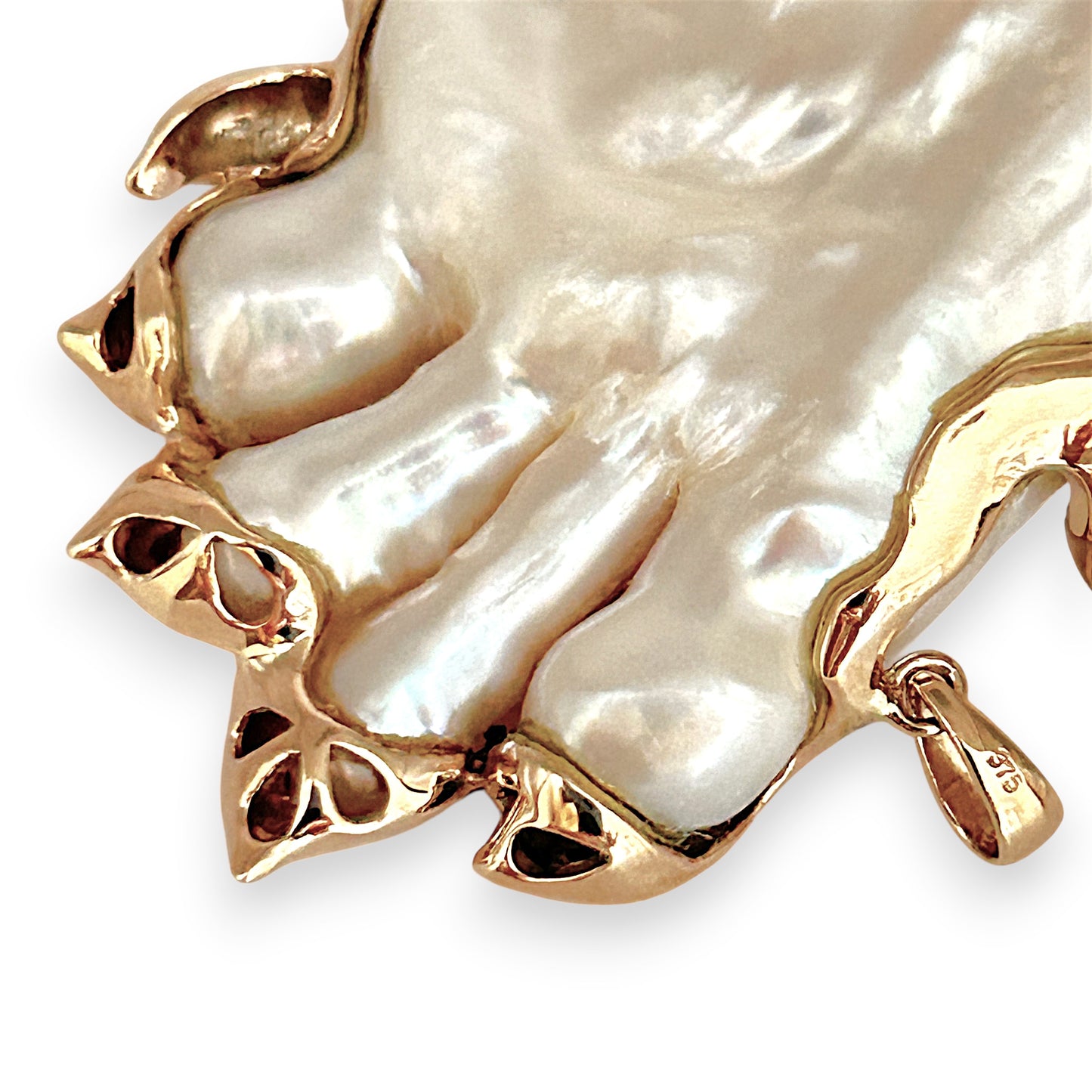 BRAND NEW | Baroque Pearl Pendant with 9ct Gold - Ocean Muse