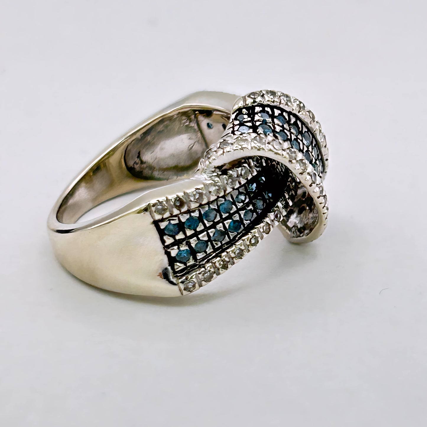 NZGD | 10ct White Gold Midnight Opulence Blue Diamond Ring Valuation $3,300