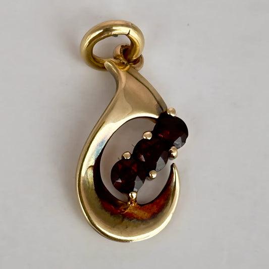GOLD DEAL | 9ct (9kt) Gold Crimson Ember Cascade Pendant