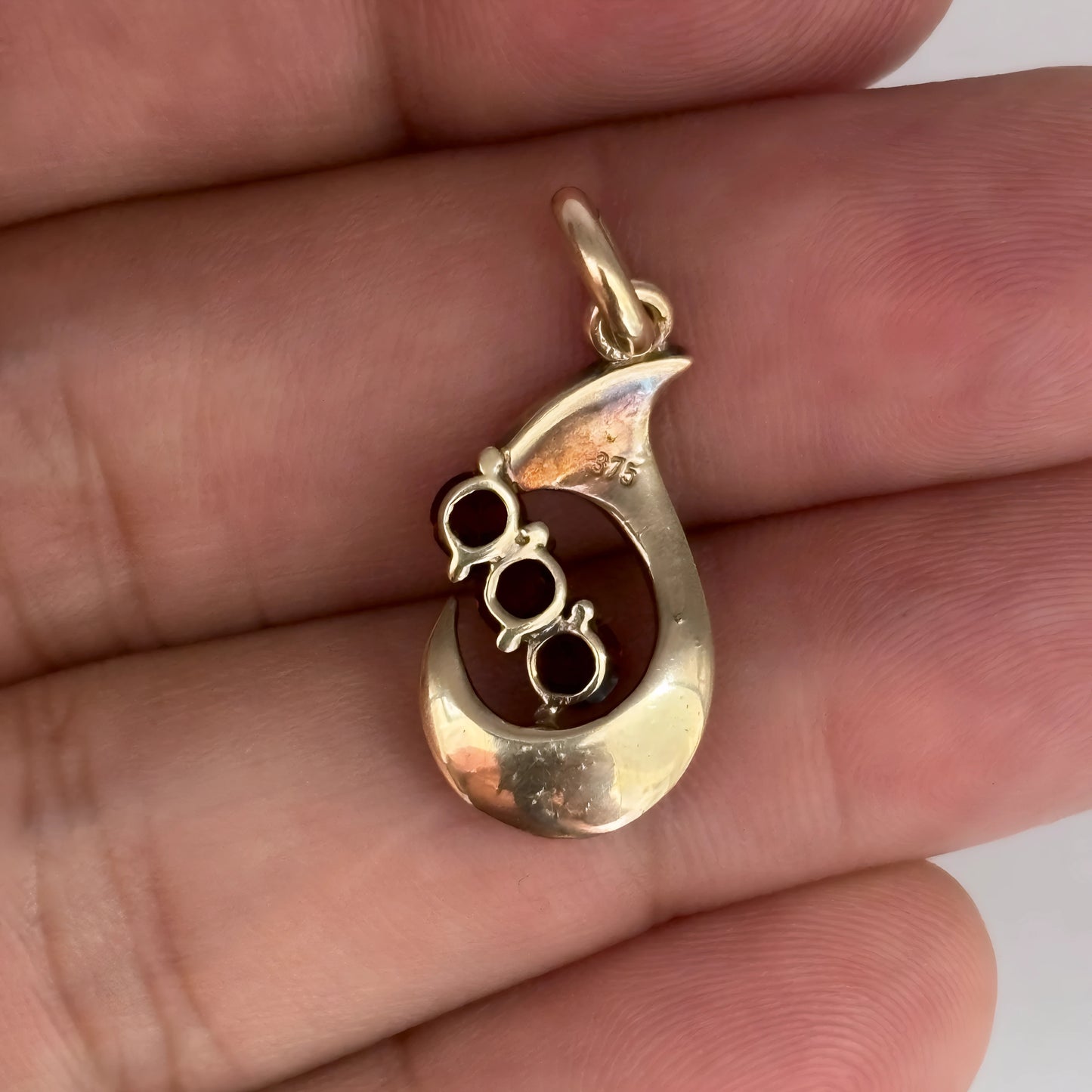 NZGD | 9ct Gold Crimson Ember Cascade Pendant