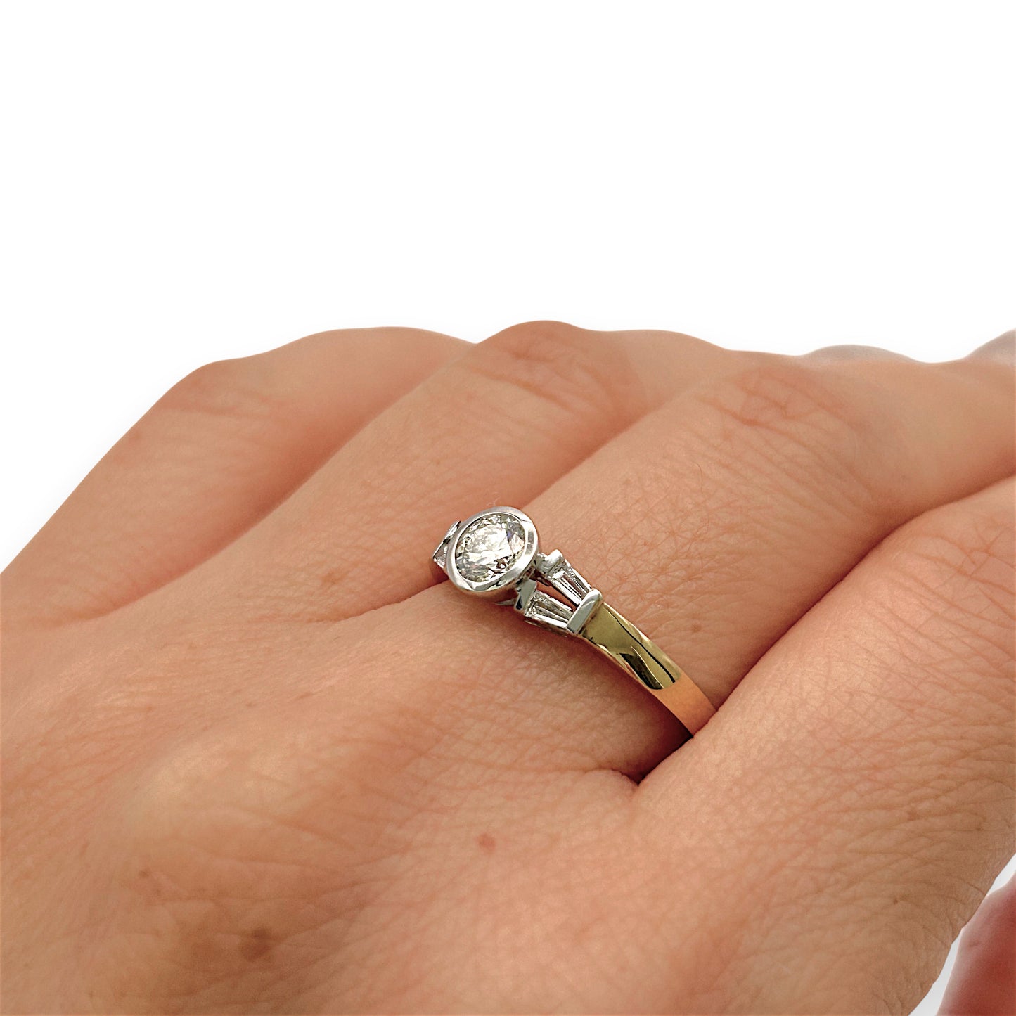 BRAND NEW | 18ct Gold Ring Y/W Gold Trilight Diamond Ring Valuation $6,050