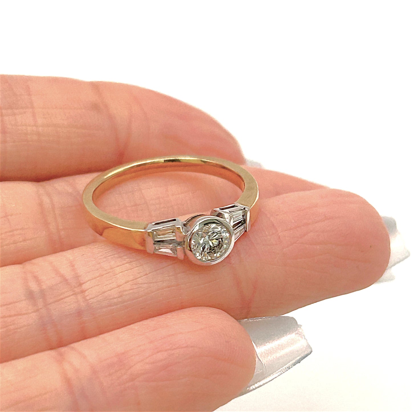 BRAND NEW | 18ct Gold Ring Y/W Gold Trilight Diamond Ring Valuation $6,050