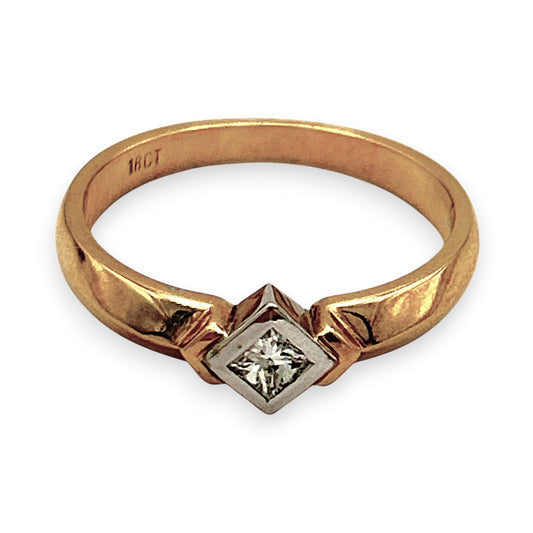 BRAND NEW | 18ct Gold Timeless Square Ring Valuation $4,950