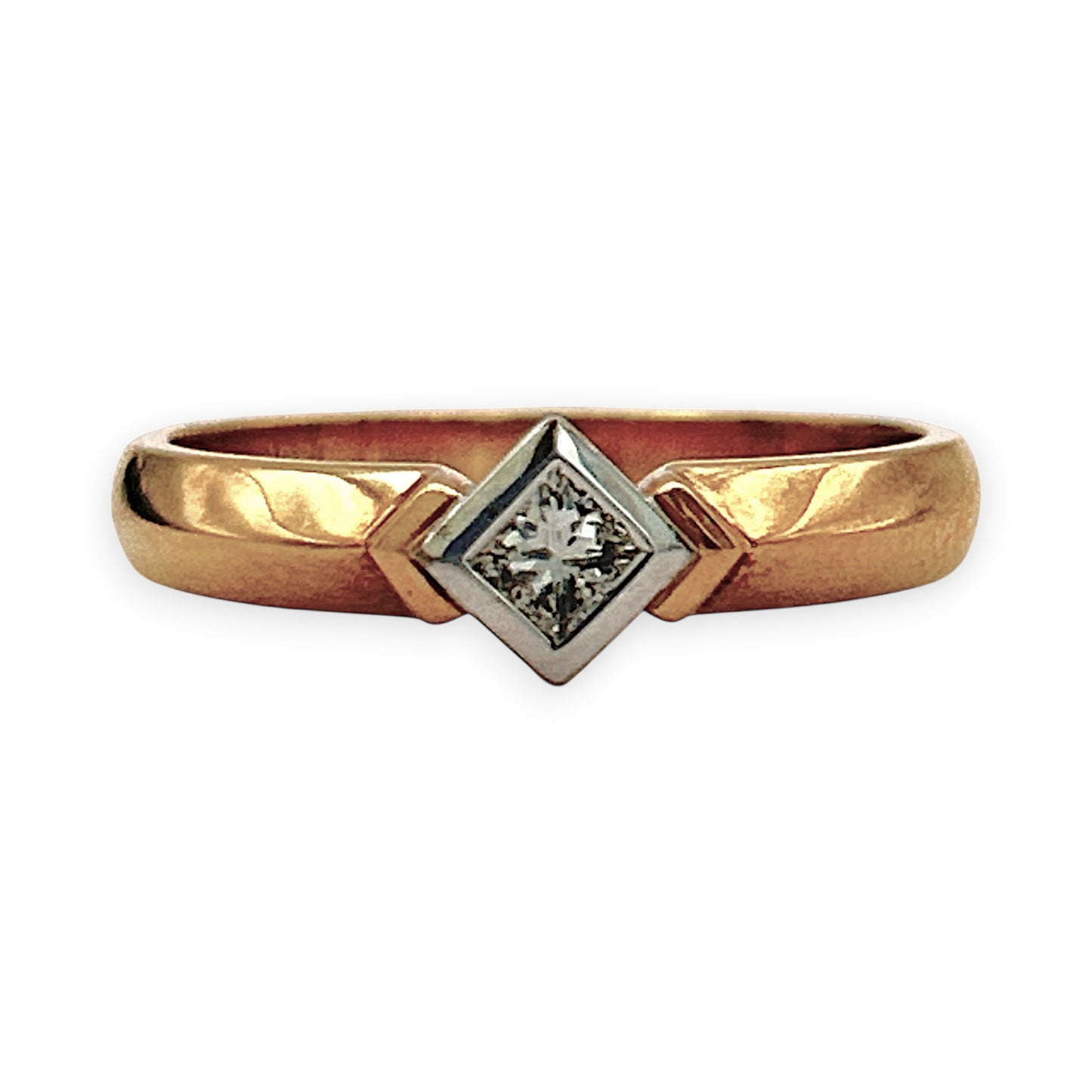 BRAND NEW | 18ct Gold Timeless Square Ring Valuation $4,950