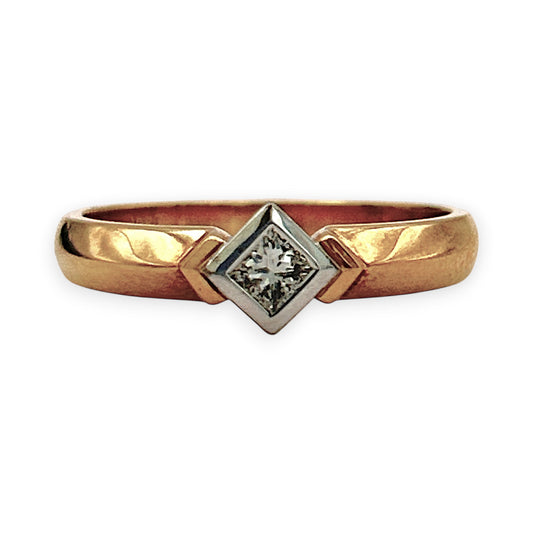 BRAND NEW | 18ct Gold Timeless Square Ring Valuation $4,950