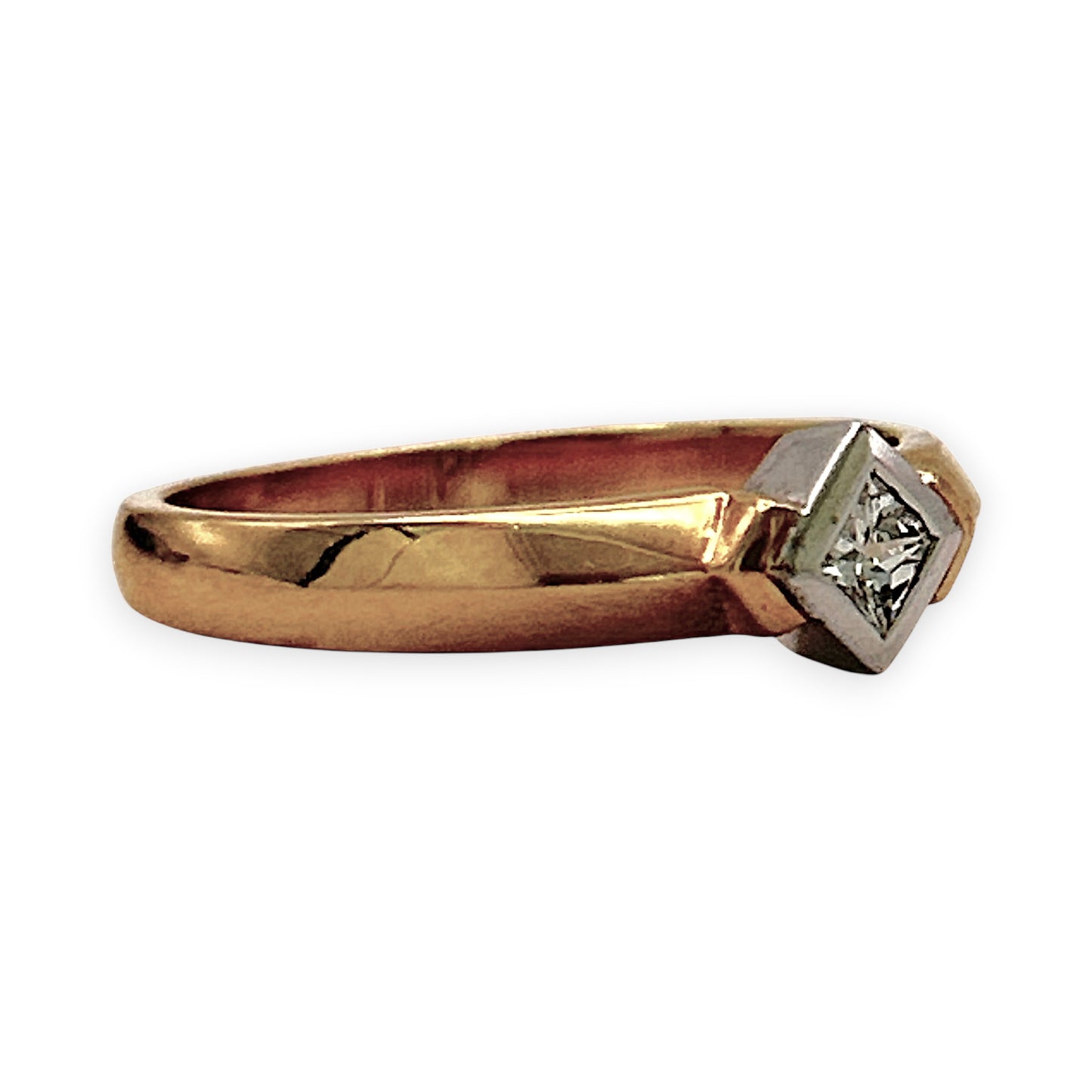 BRAND NEW | 18ct Gold Timeless Square Ring Valuation $4,950