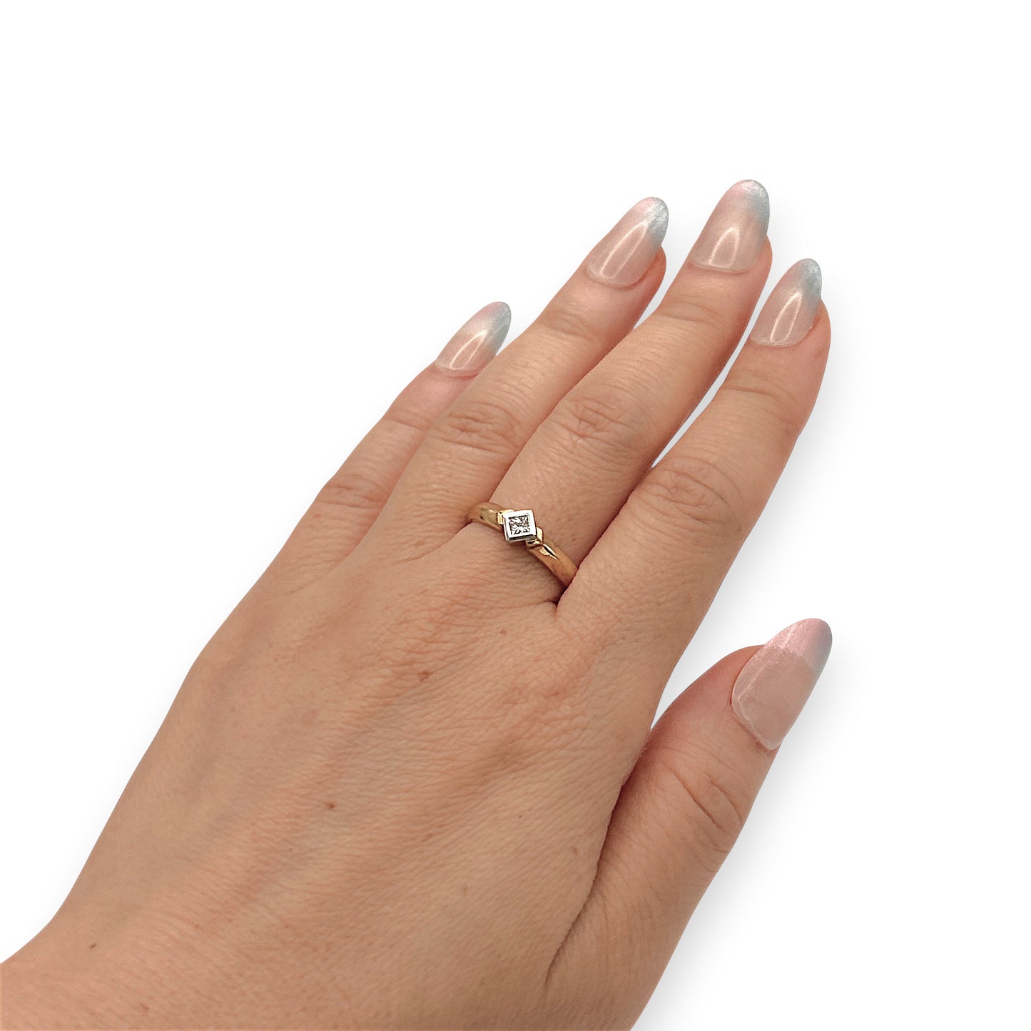 BRAND NEW | 18ct Gold Timeless Square Ring Valuation $4,950