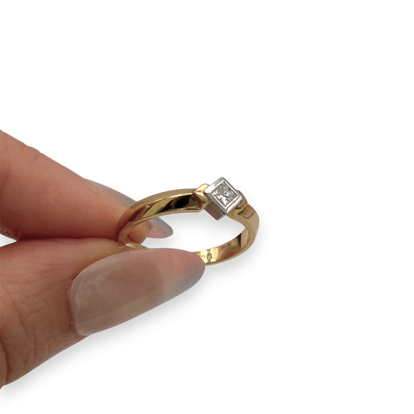 BRAND NEW | 18ct Gold Timeless Square Ring Valuation $4,950