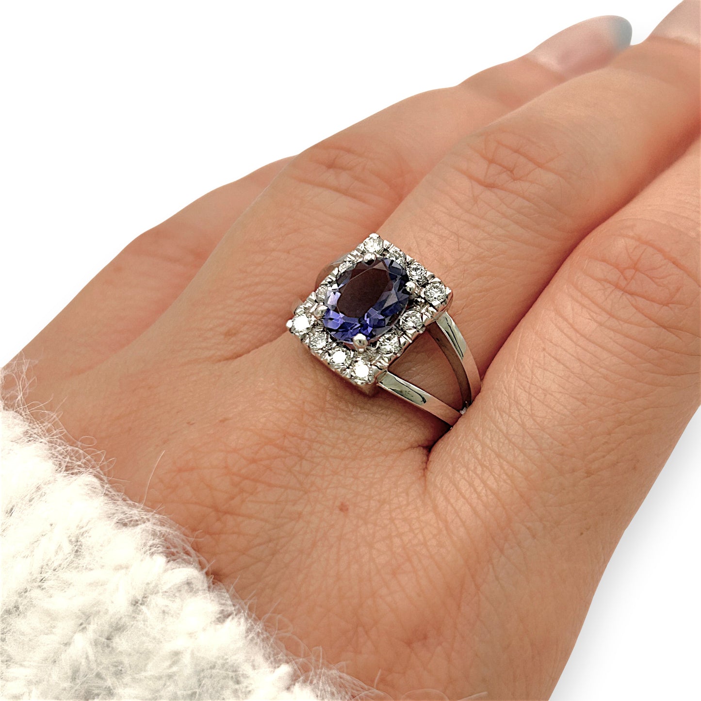 BRAND NEW | 18ct W Gold Midnight Violet Ring Valuation $9,750