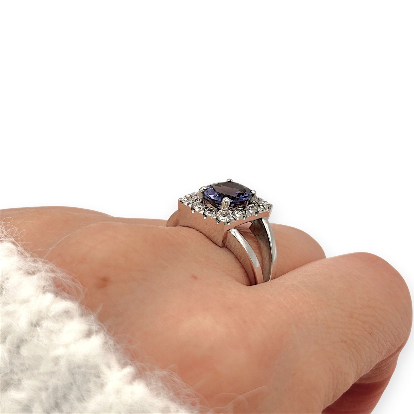 BRAND NEW | 18ct W Gold Midnight Violet Ring Valuation $9,750
