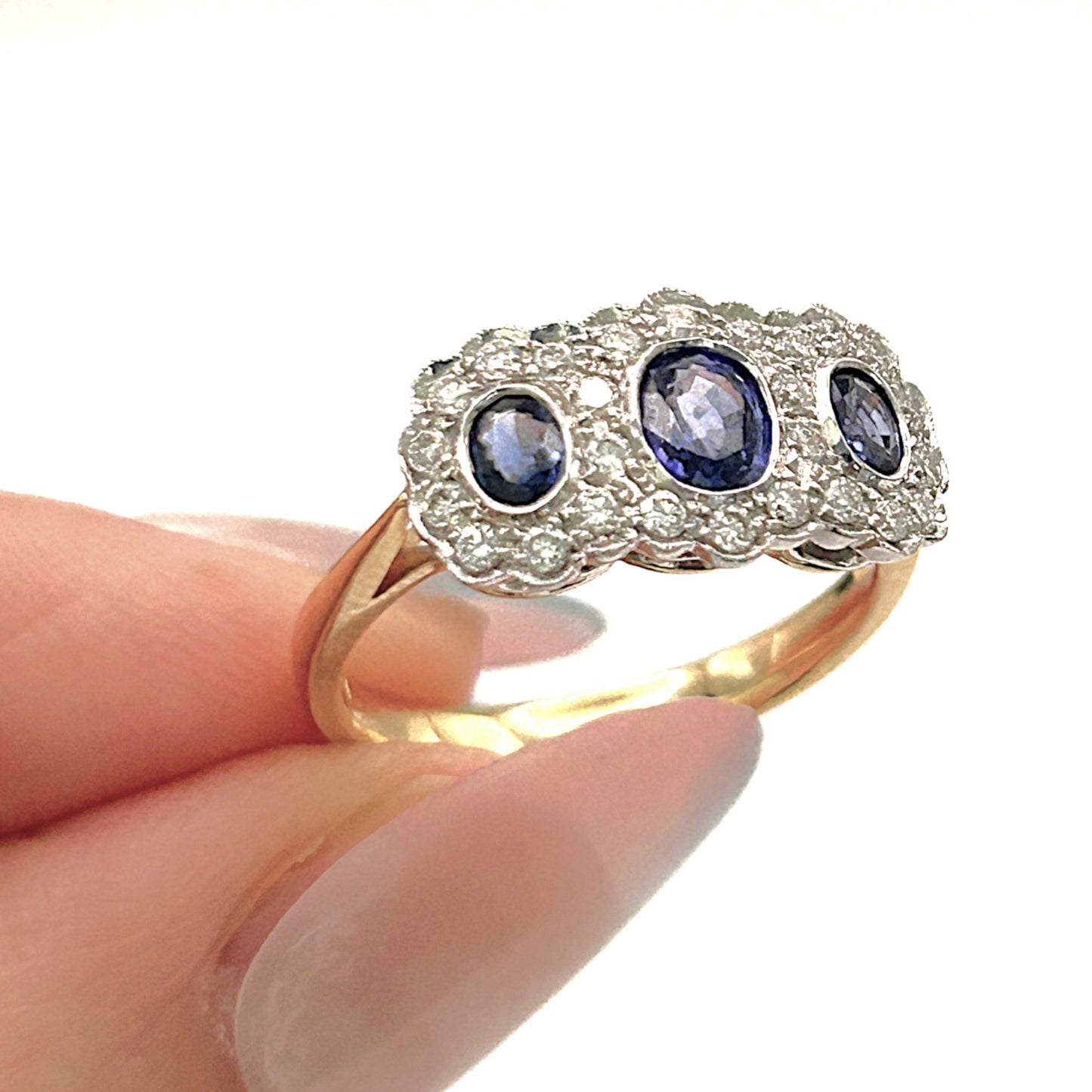 BRAND NEW | 18ct Y/W Gold Sapphire Trinity Ring Valuation $5,800
