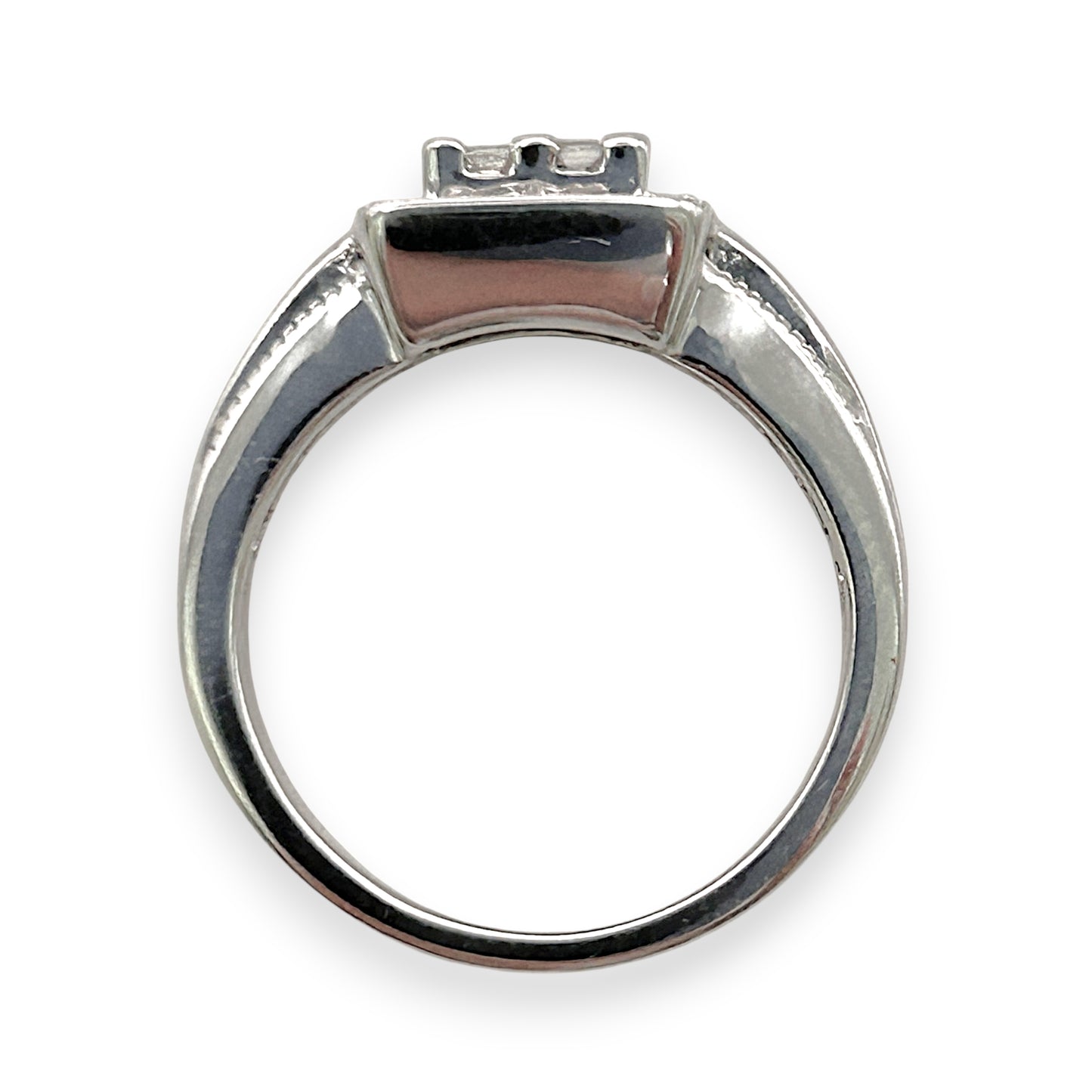 BRAND NEW| 18ct White Gold Ring Diamond Crest Valuation $7,300