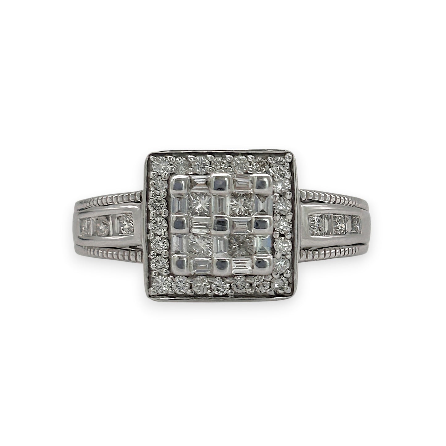 BRAND NEW| 18ct White Gold Ring Diamond Crest Valuation $7,300