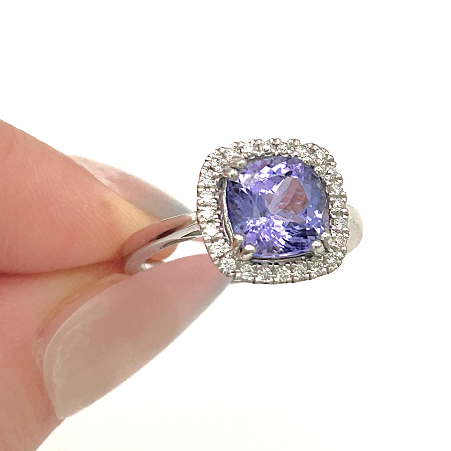 BRAND NEW | 18ct W/Gold Celestia Tanzanite Ring Valuation $9,200