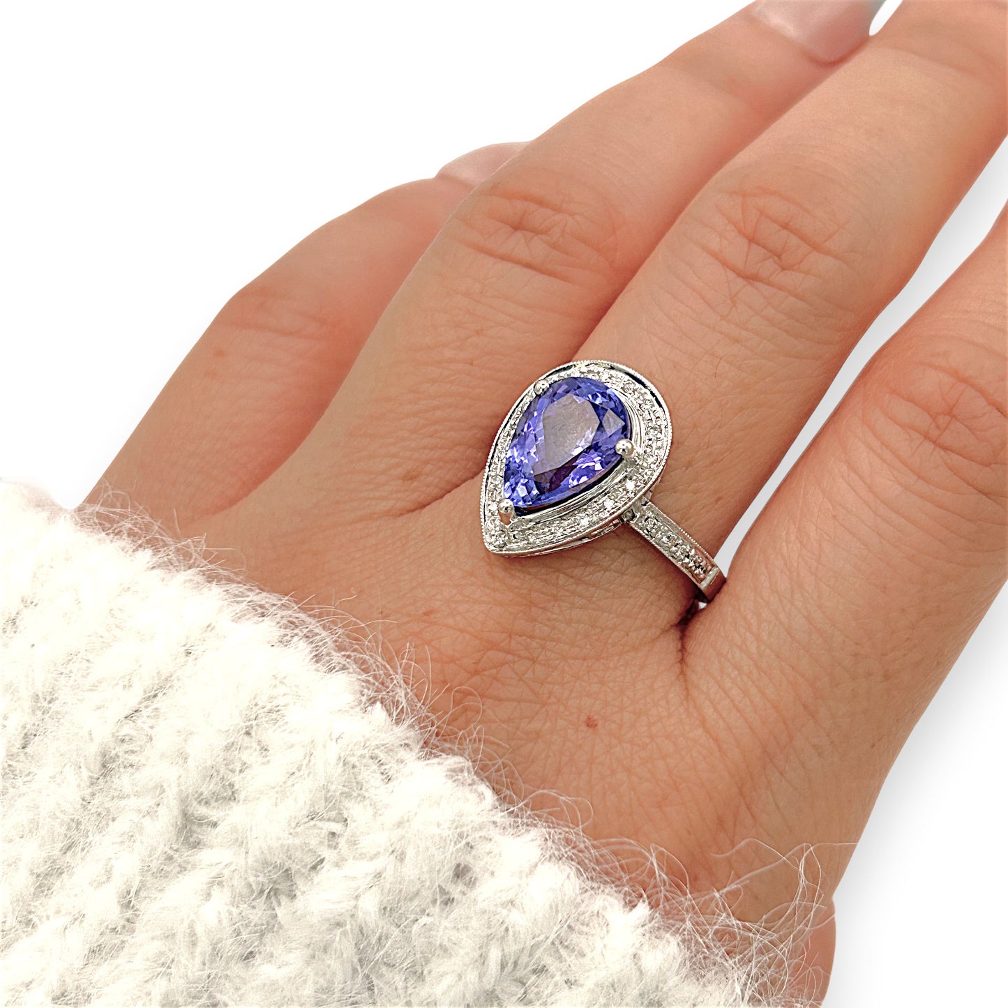 BRAND NEW | 18ct White Gold Celestial Violet Crown Ring Valuation $10,900