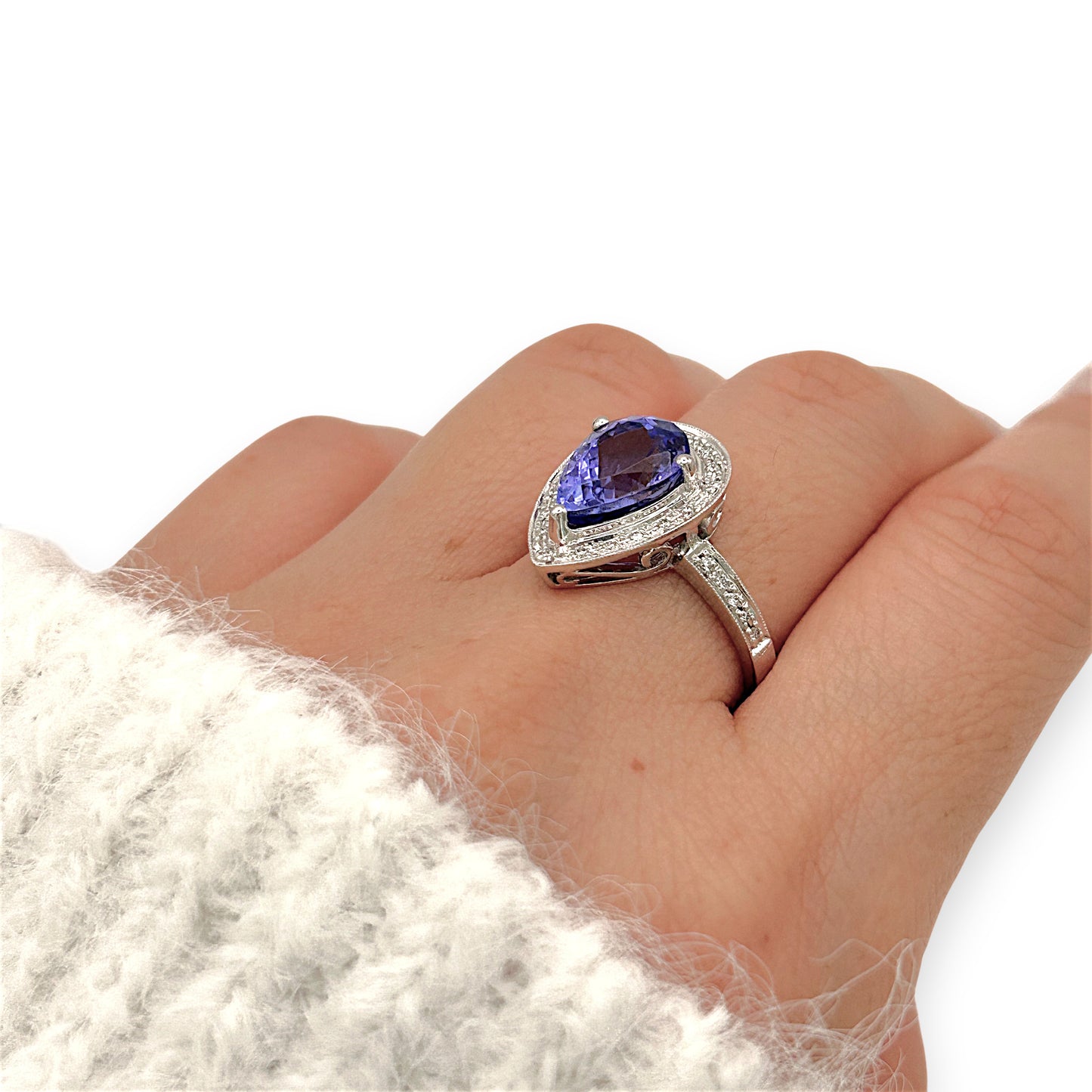 BRAND NEW | 18ct White Gold Celestial Violet Crown Ring Valuation $10,900
