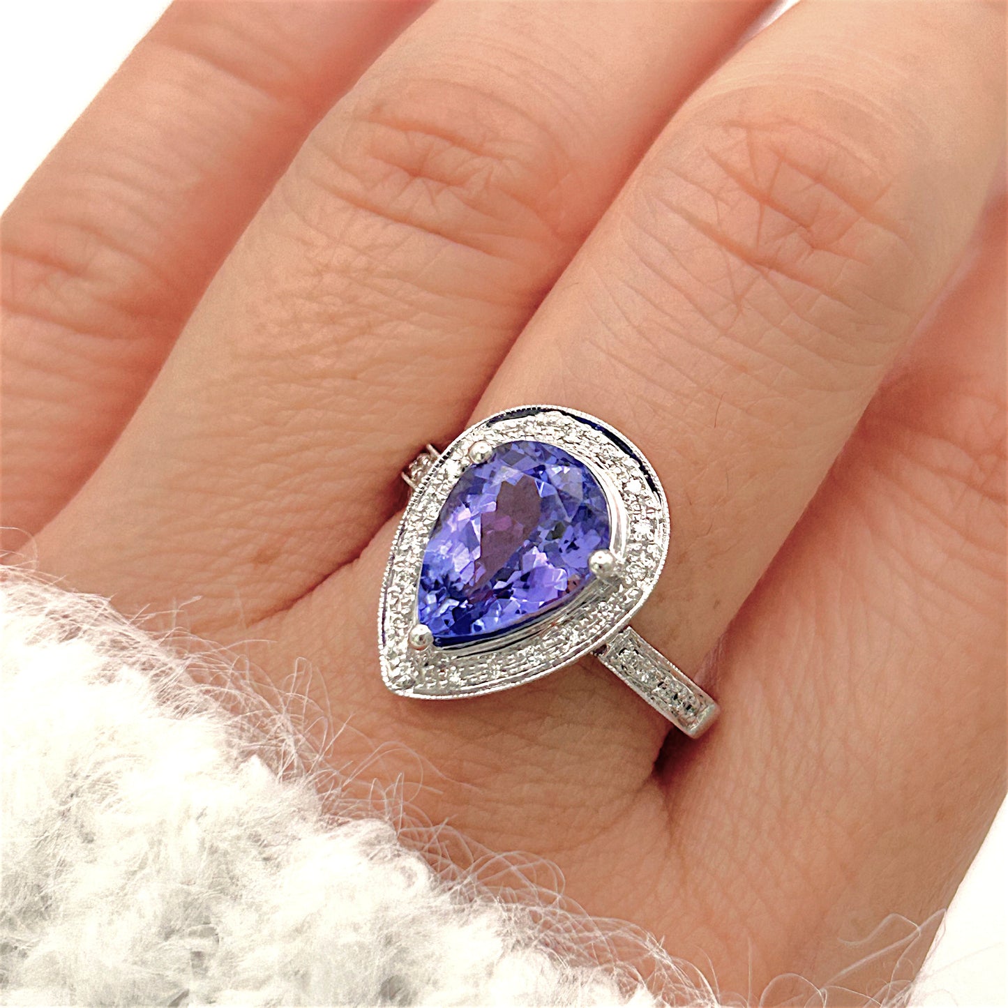 BRAND NEW | 18ct White Gold Celestial Violet Crown Ring Valuation $10,900