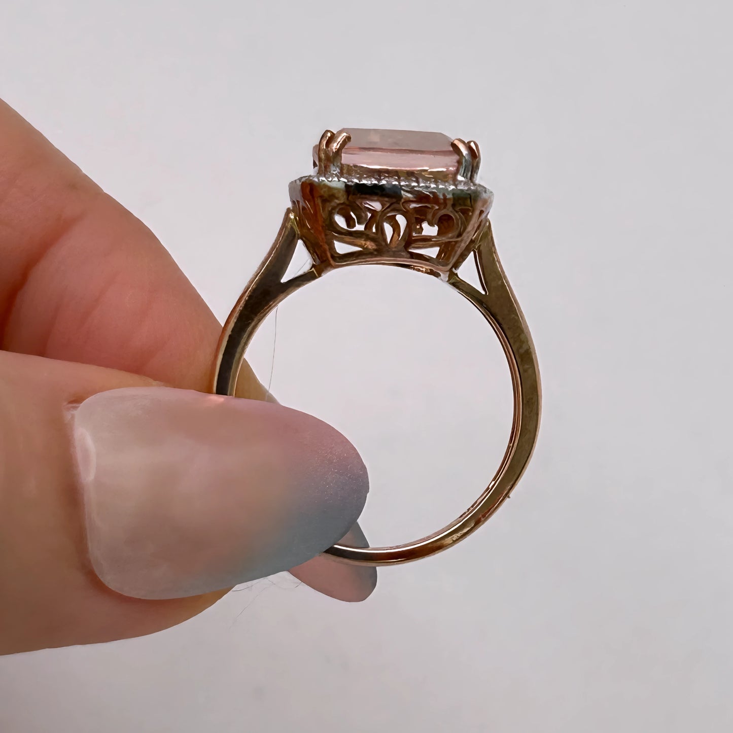 BRAND NEW | 9ct Rose Gold Blush Petal Morganite Ring Valuation $2,900