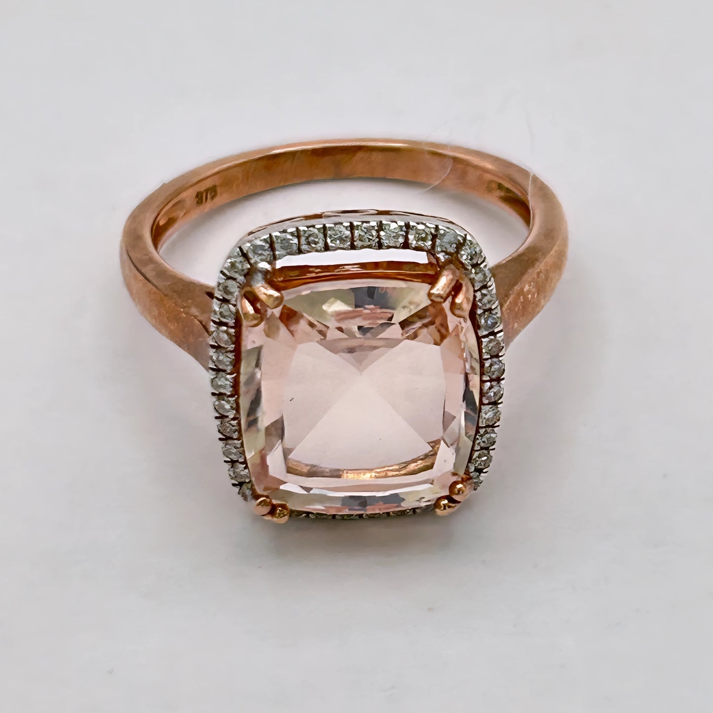 BRAND NEW | 9ct Rose Gold Blush Petal Morganite Ring Valuation $2,900