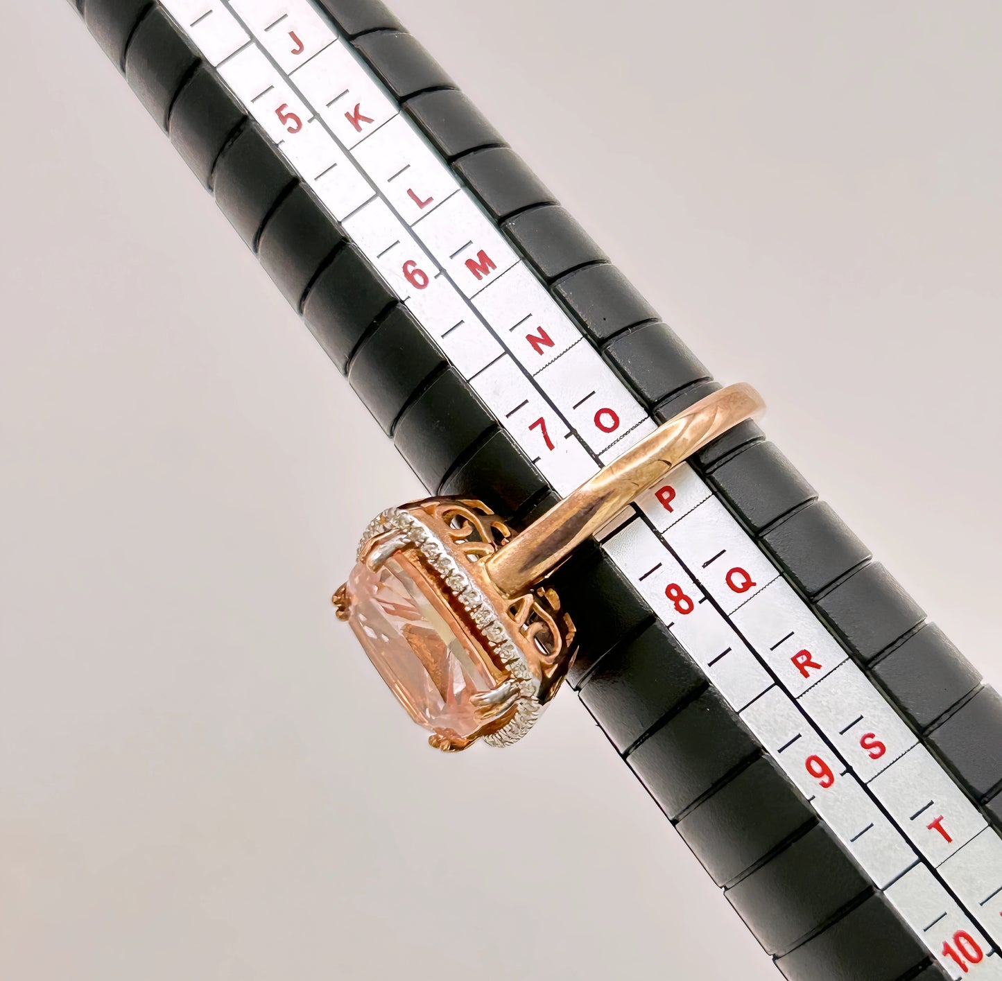 BRAND NEW | 9ct Rose Gold Blush Petal Morganite Ring Valuation $2,900