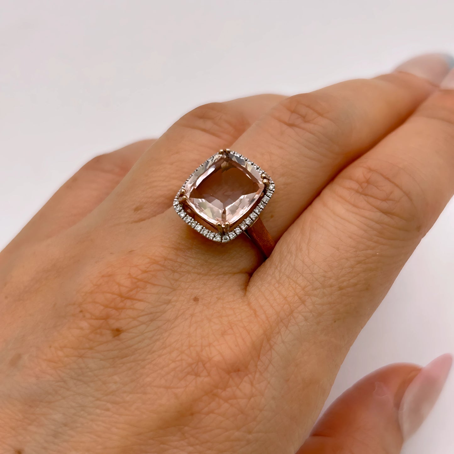 BRAND NEW | 9ct Rose Gold Blush Petal Morganite Ring Valuation $2,900