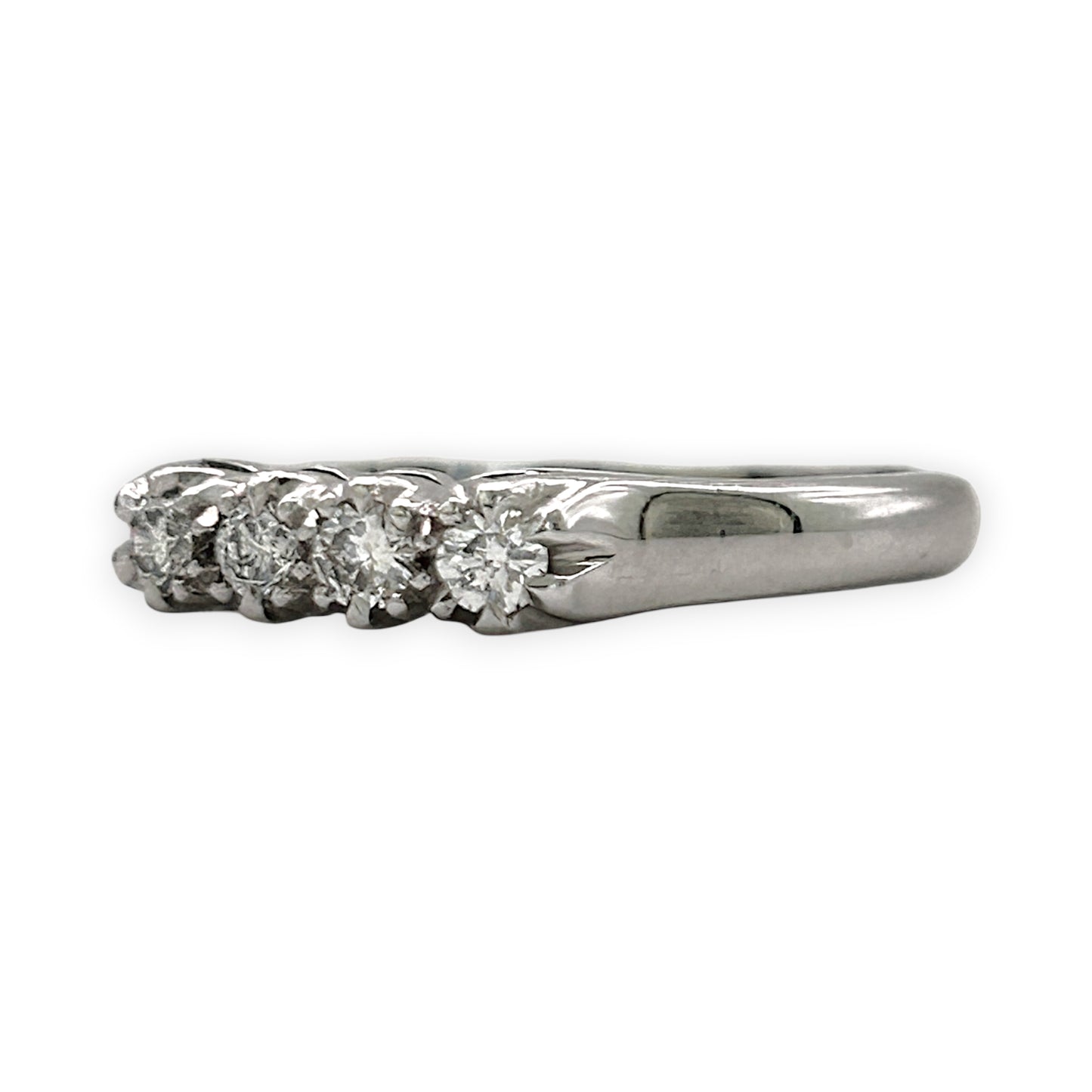 BRAND NEW | 18ct White Gold Aurora Diamond Line Ring Valuation $3,600