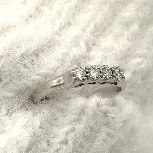 BRAND NEW | 18ct White Gold Aurora Diamond Line Ring Valuation $3,600