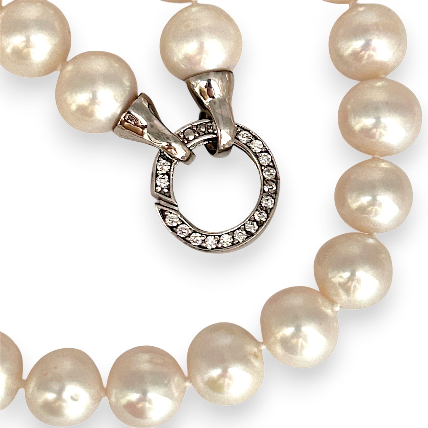 BRAND NEW | Freshwater Pearl necklaceNecklace - Classic Glow Pearl