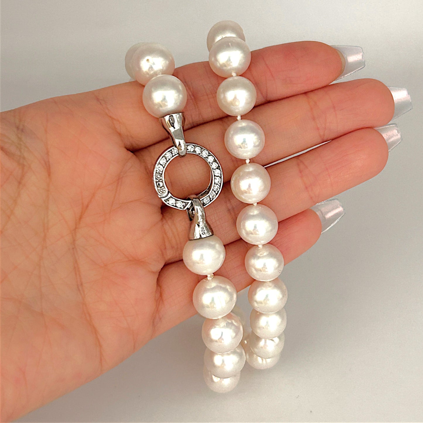 BRAND NEW | Freshwater Pearl necklaceNecklace - Classic Glow Pearl