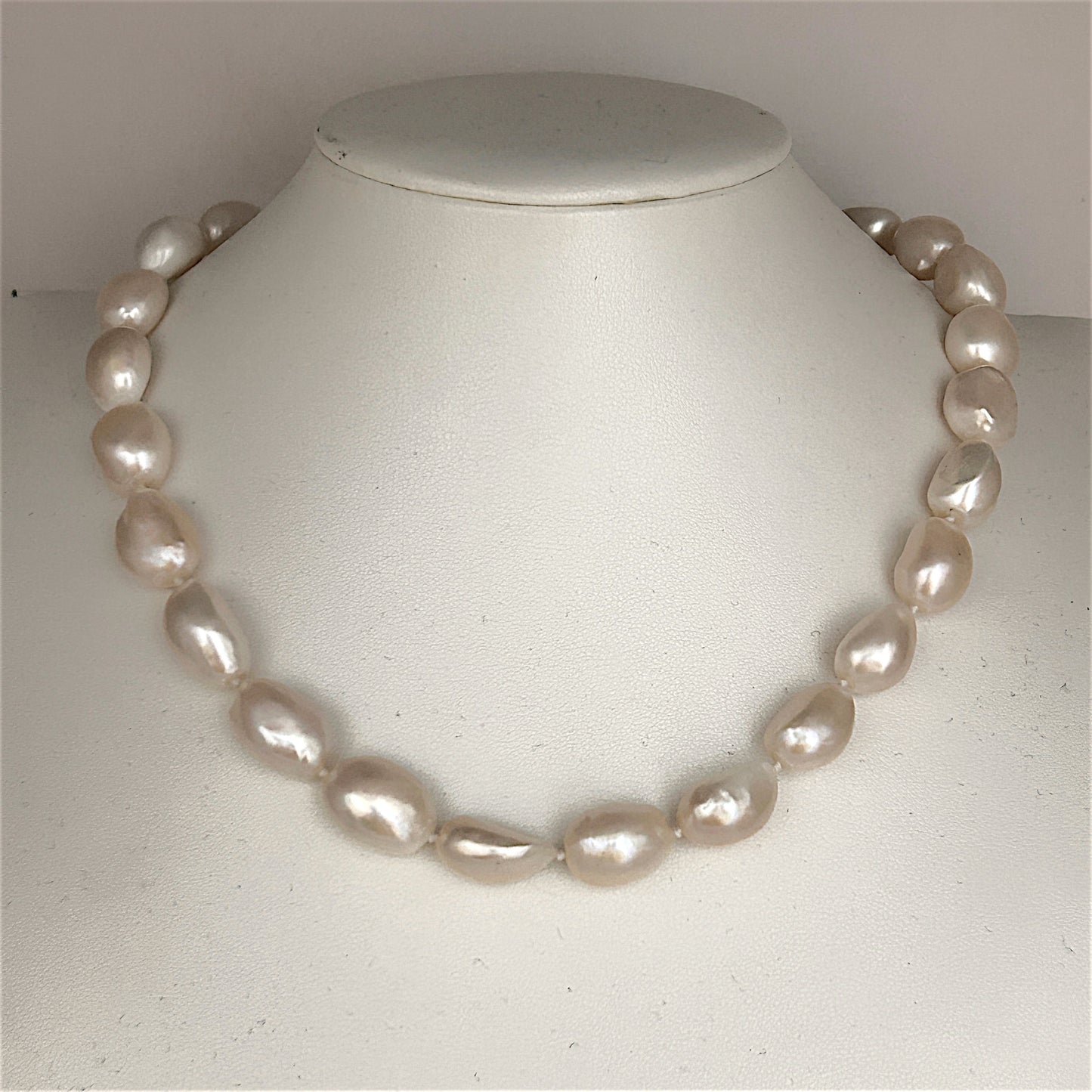NZGD | Freshwater Baroque Pearl Necklace - Ivory Shade 43cm